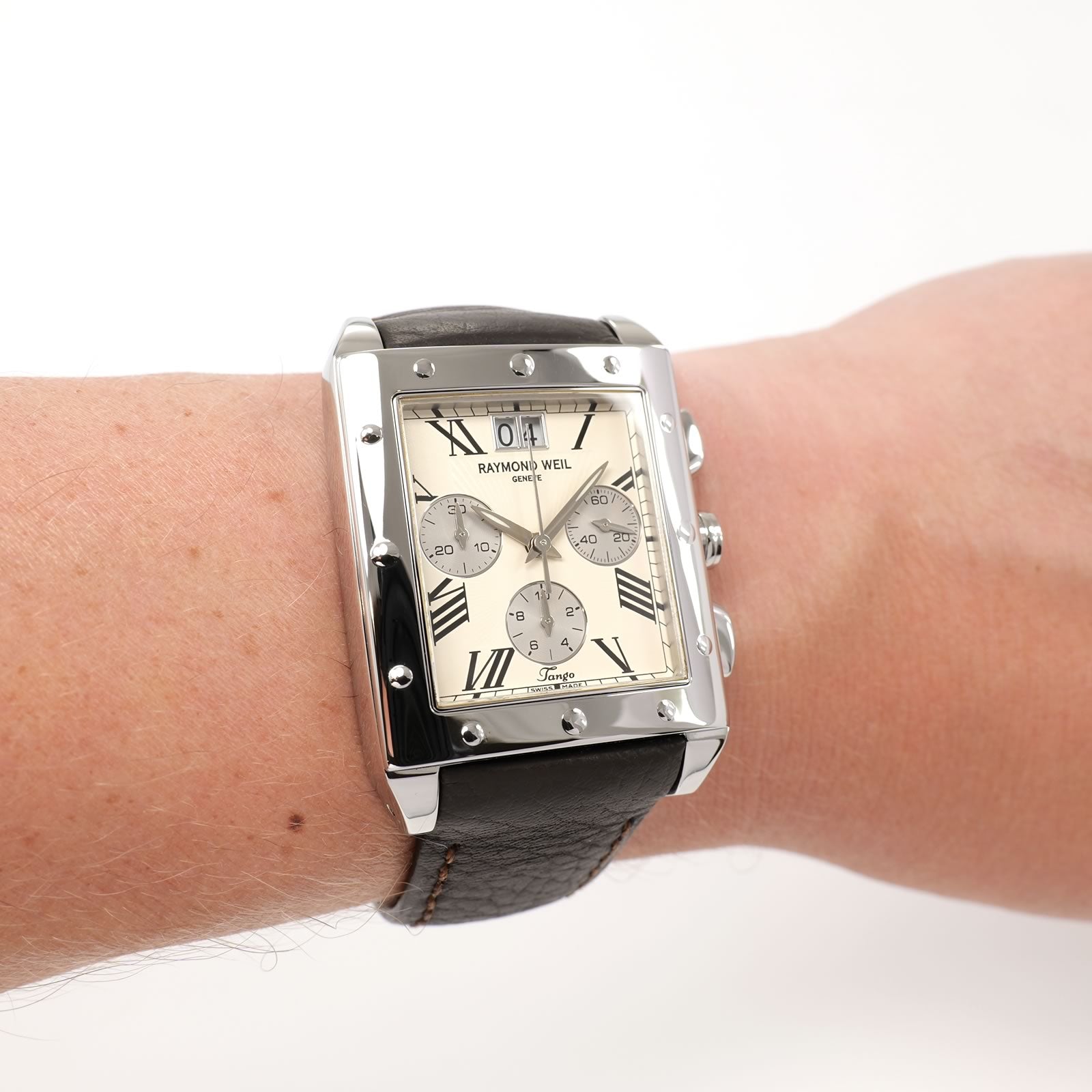 Raymond Weil Tango Chronograph 4881 Cream dial on the wrist