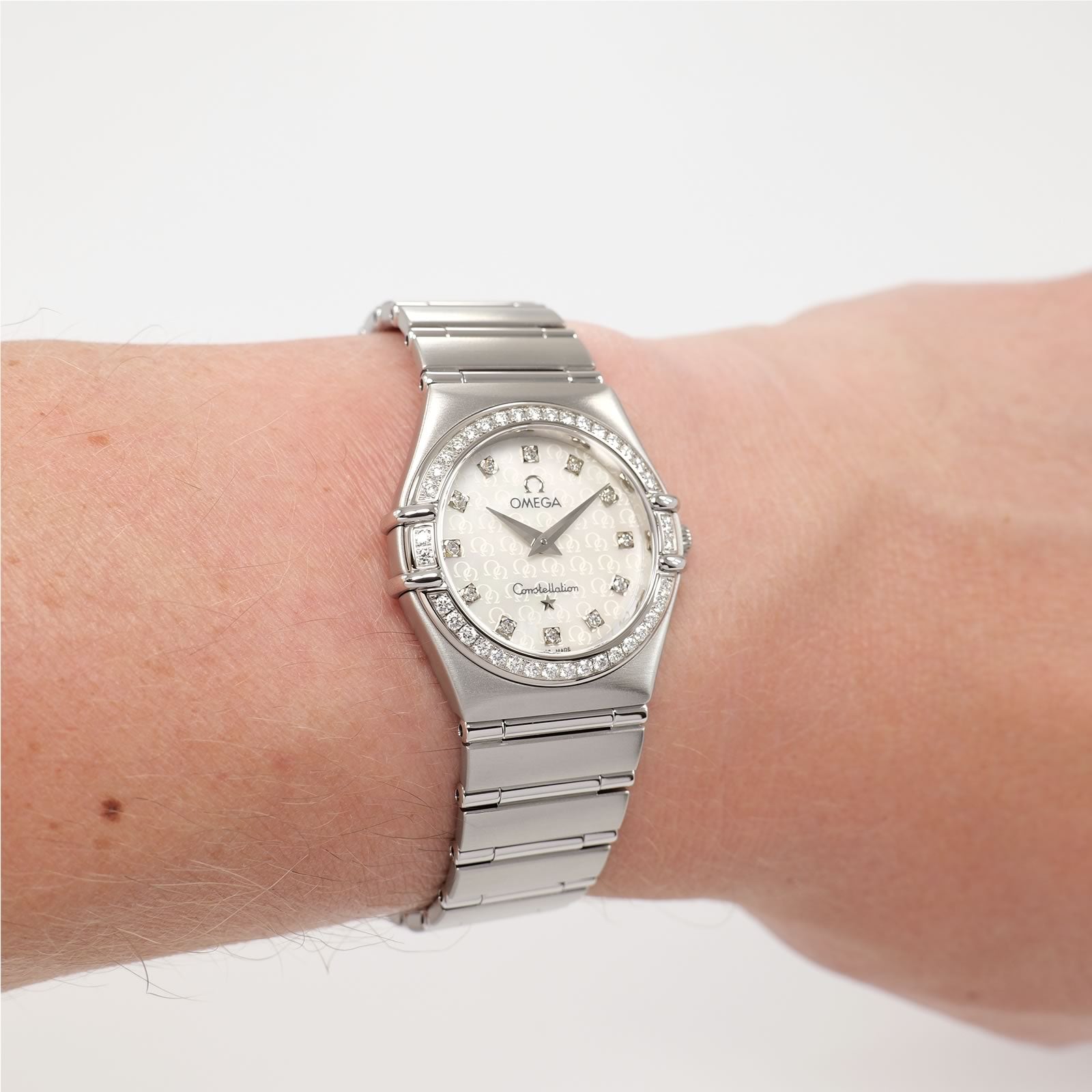 Omega Constellation 1458.75.00 White Mother of Pearl on the wrist