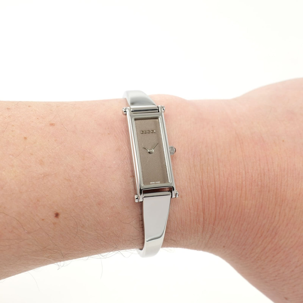 Gucci 1500L Rectangular Dial on the wrist