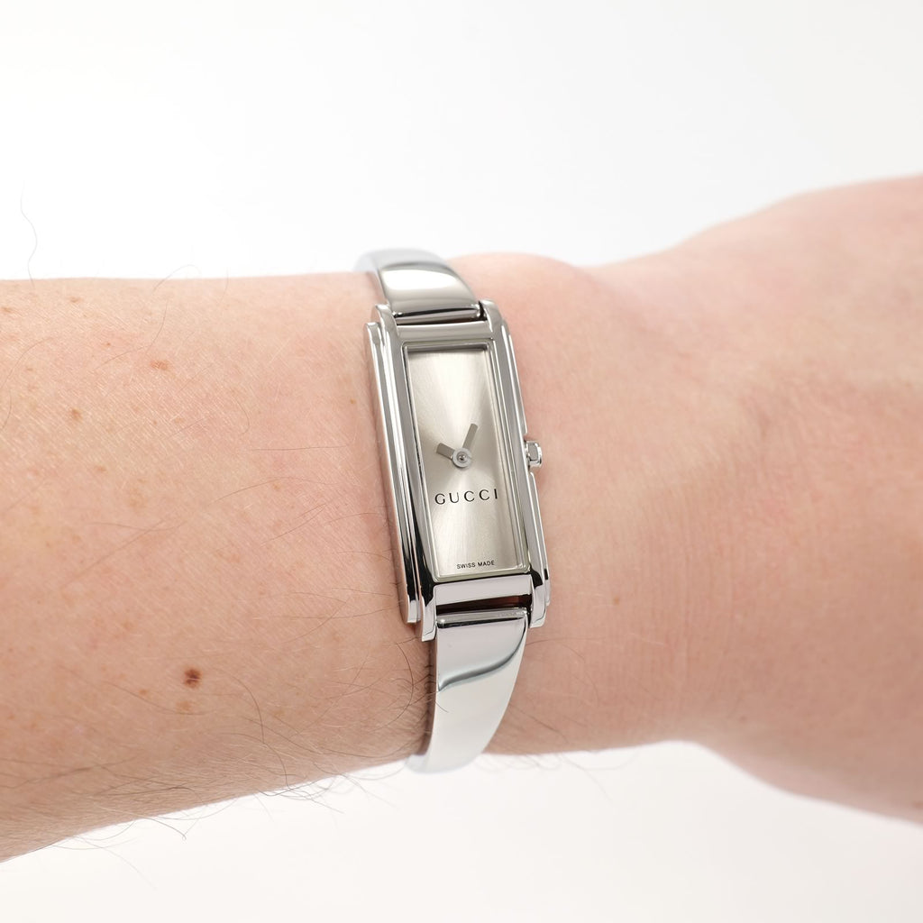 Gucci G-Line 109 Silver Rectangular dial on the wrist
