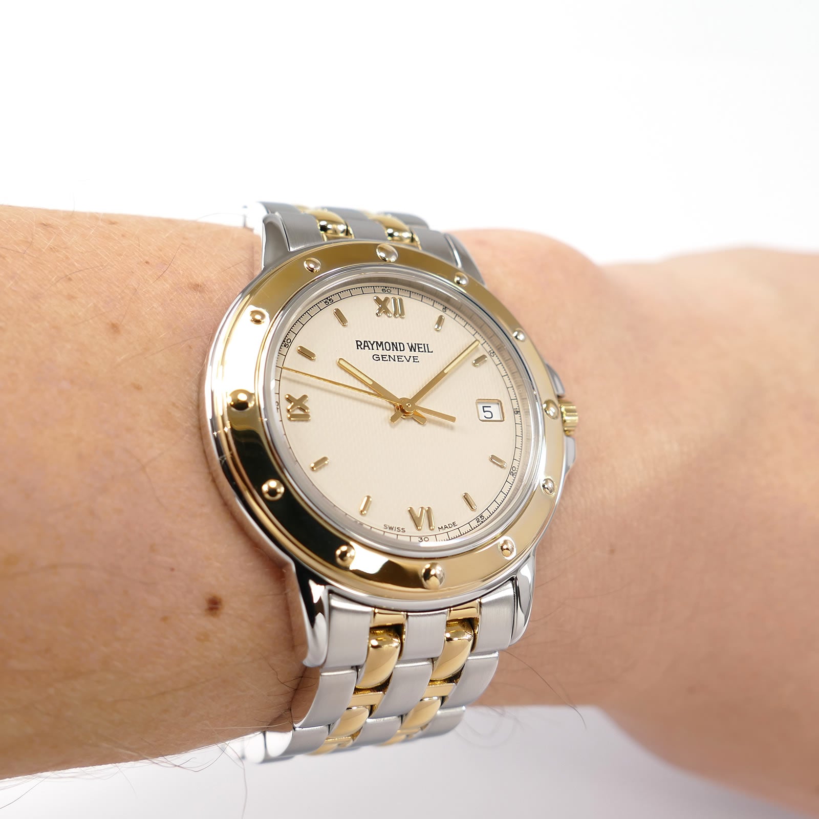 Raymond Weil Tango 5560 on the wrist