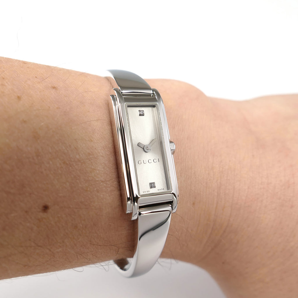Gucci G-Line 109 Silver Dial on the wrist