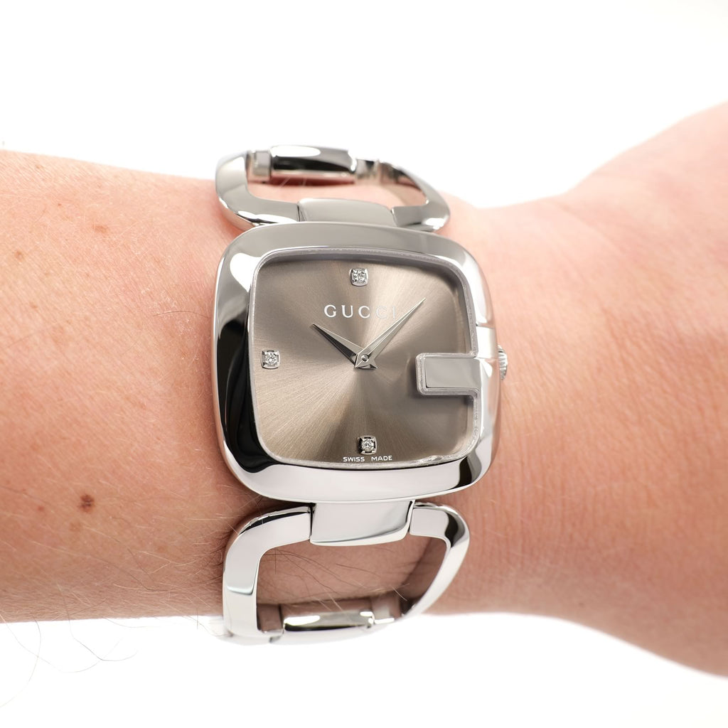 Gucci G 125.4 Brown Dial on the wrist