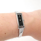 Gucci 1500L Ladies Black 1 Diamond Dial on the wrist