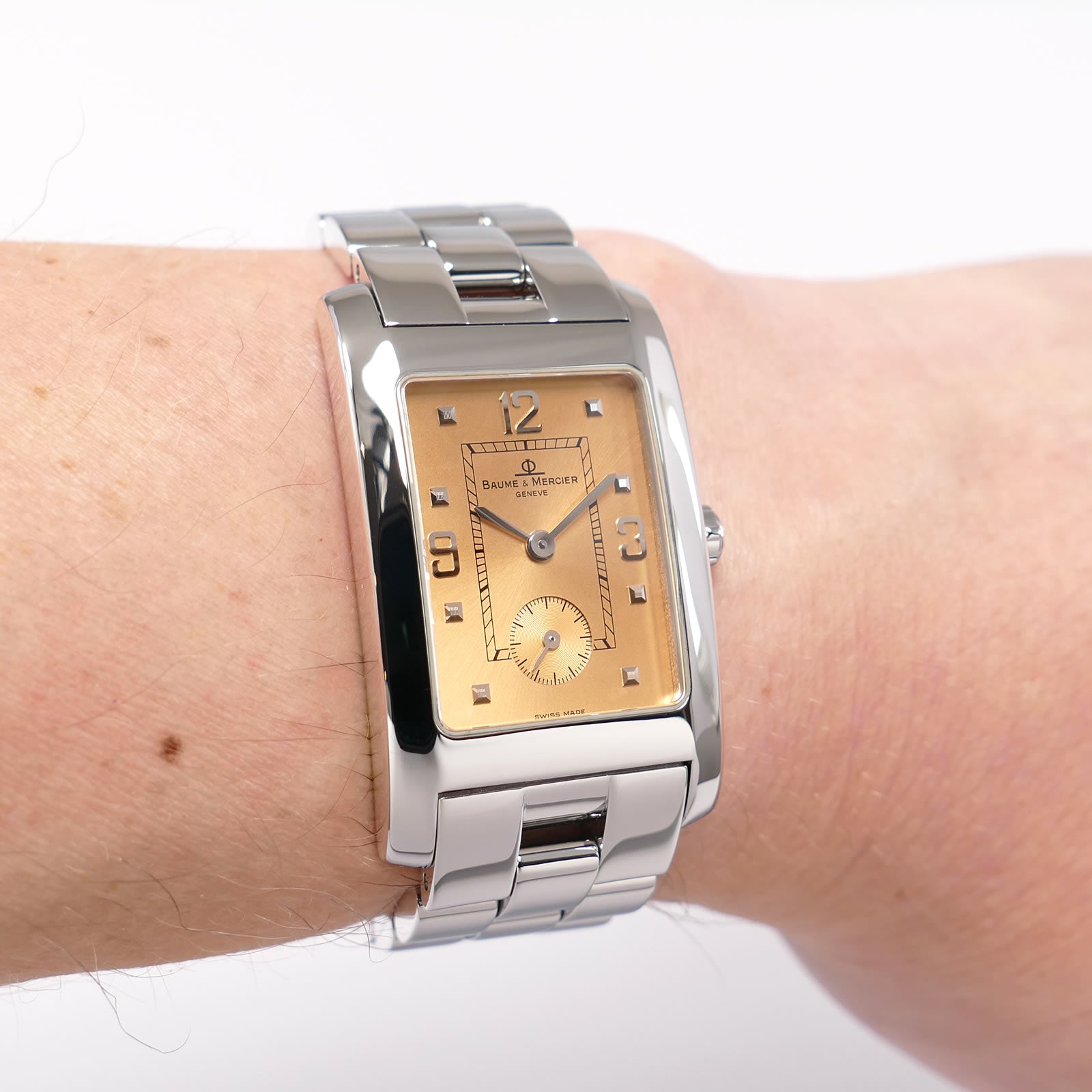 Baume & Mercier Hampton MV045063 Copper dial on the wrist