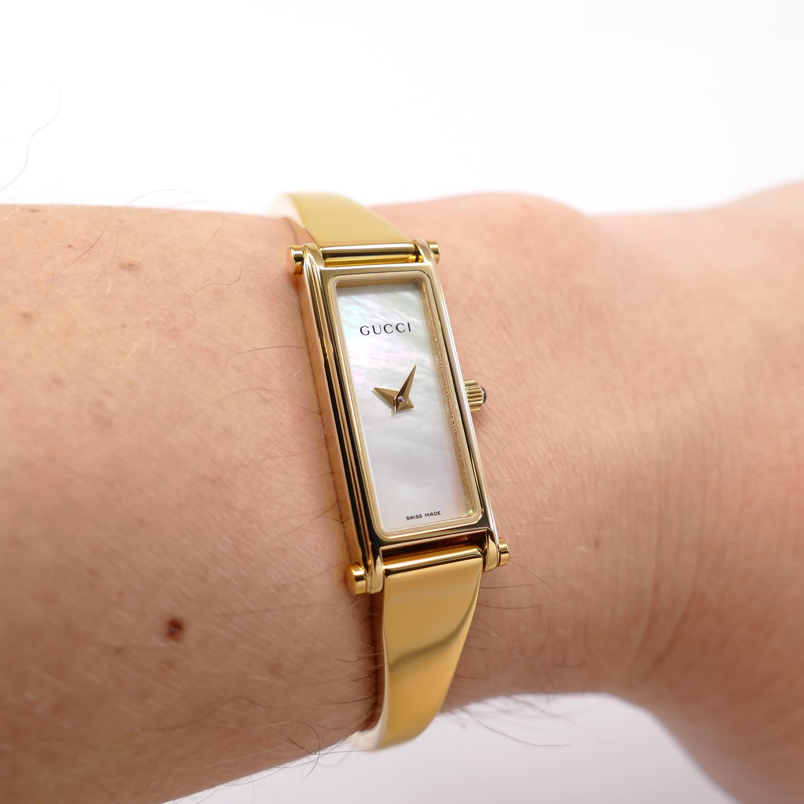 Gucci 1500L White Mother of Pearl Dial 18k Gold Plated Small