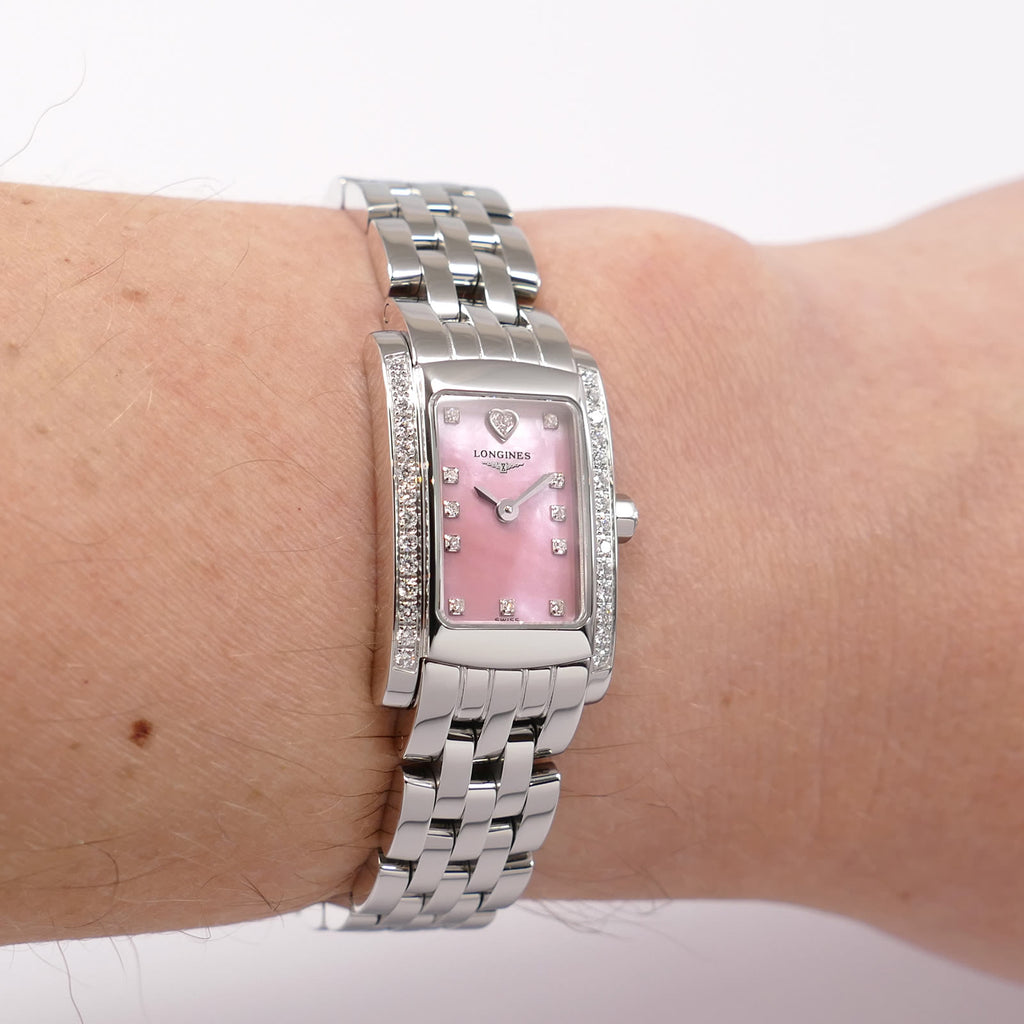 Longines DolceVita L5.158.0 Pink dial on the wrist
