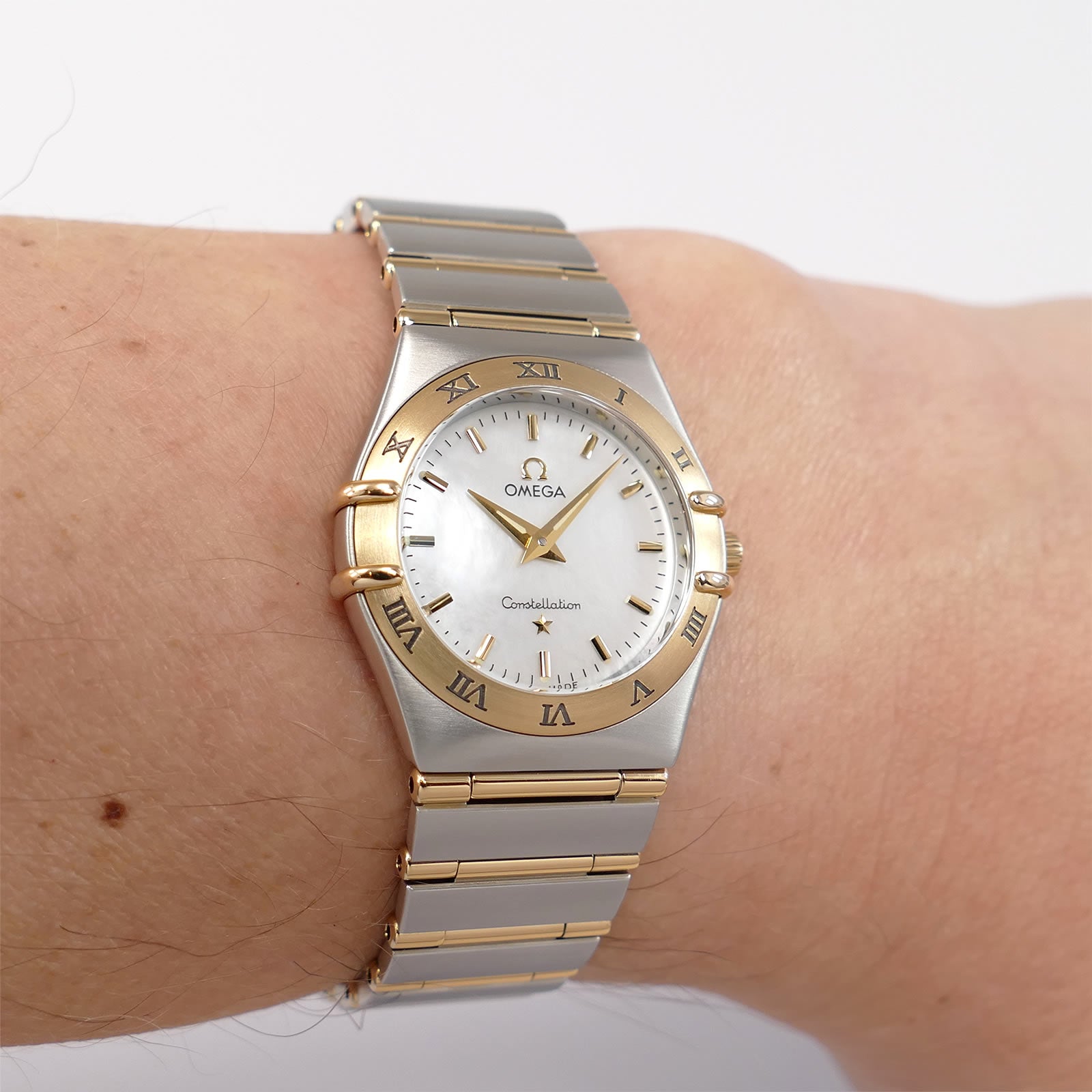 Omega Constellation 1272.70.00 White Mother of Pearl on the wrist