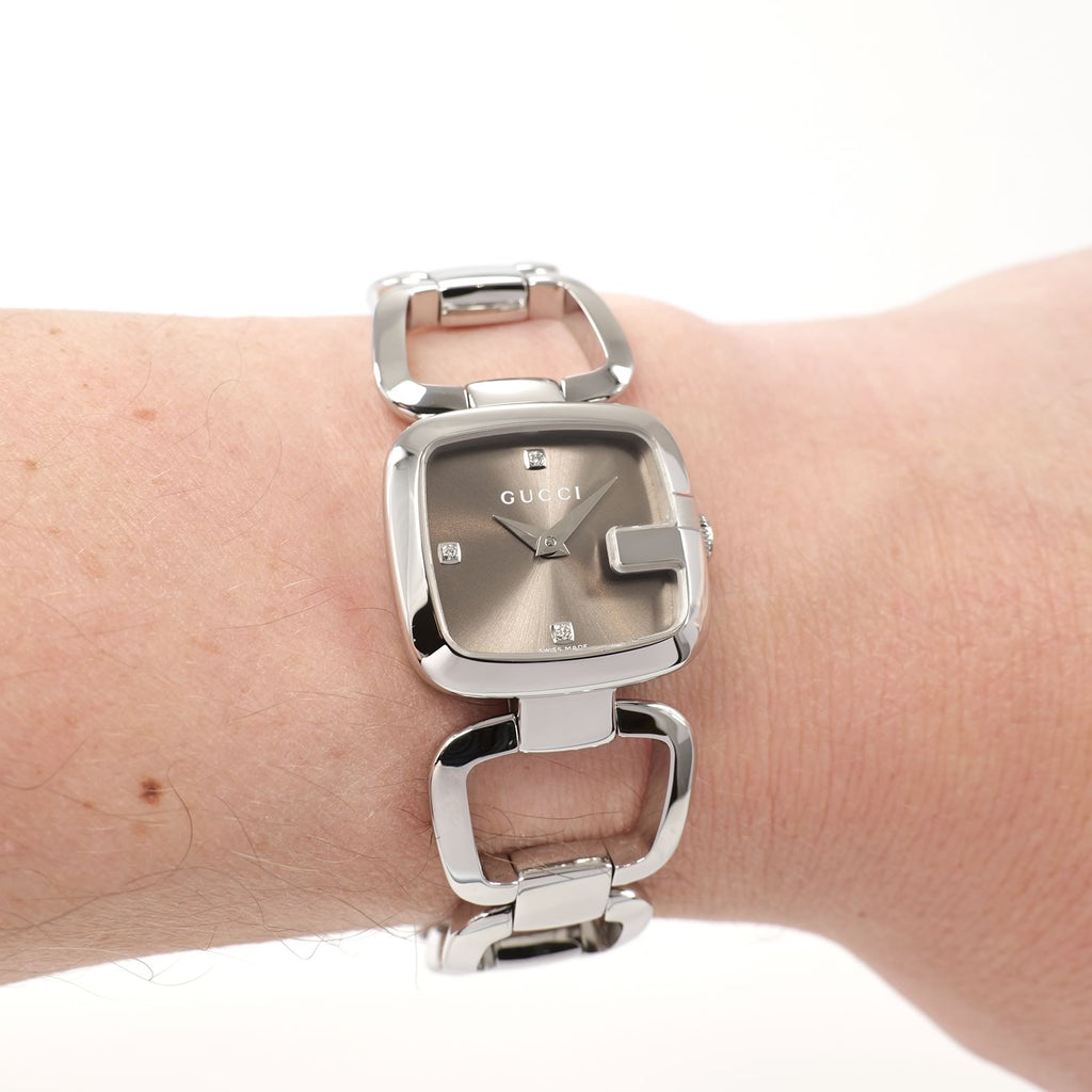 Gucci G 125.5 Brown Sunburst Dial on the wrist
