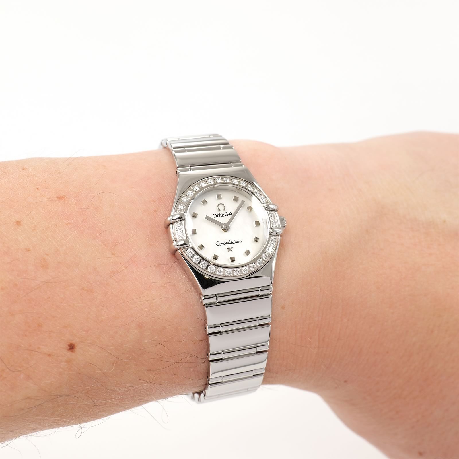 Omega Constellation 1465.71.00 White Mother of Pearl on the wrist