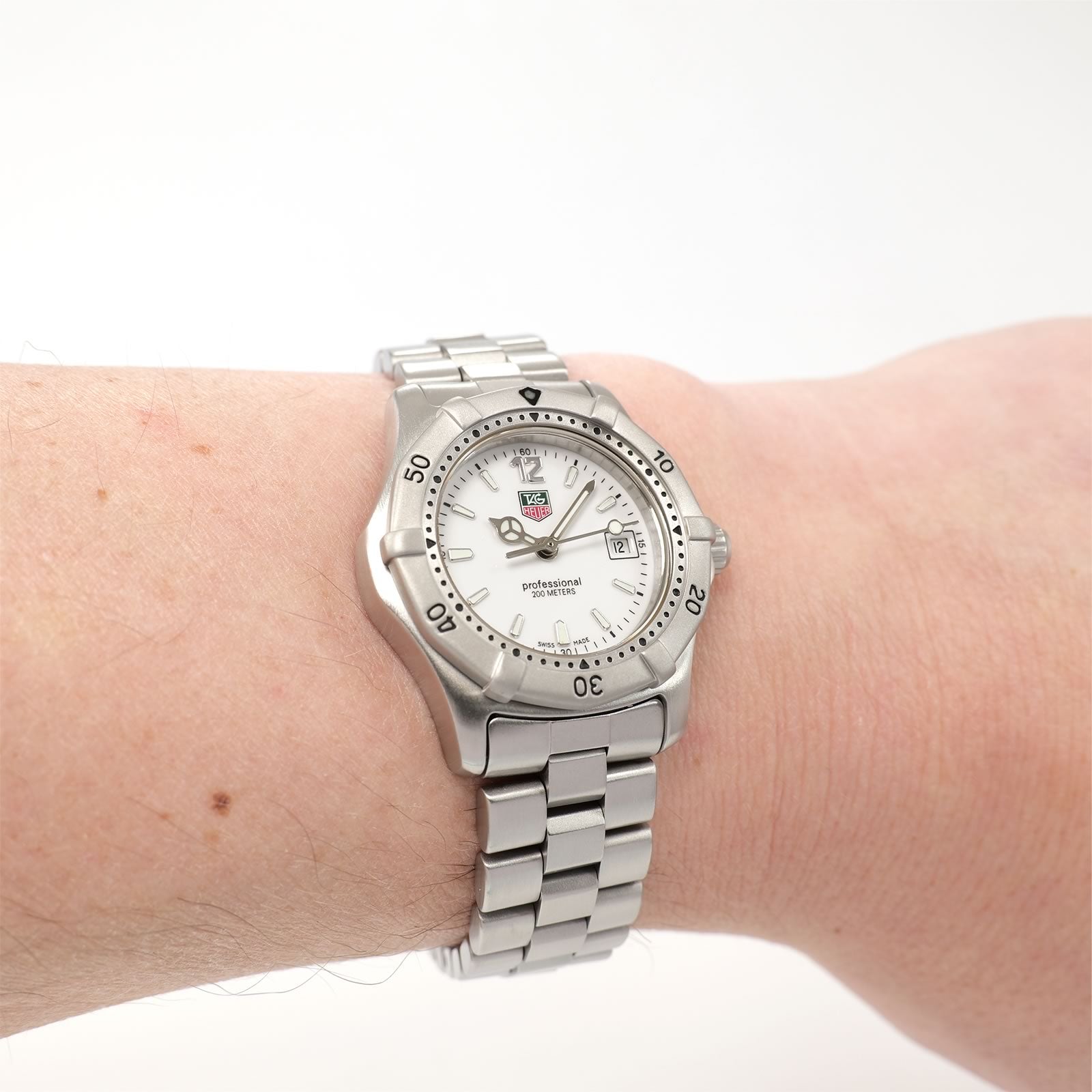 TAG Heuer 2000 WK1311-0 Ladies 28mm White Dial Classic – SWWatches