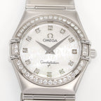Omega Constellation 1458.75.00 White Mother of Pearl dial close up Omega logo etched
