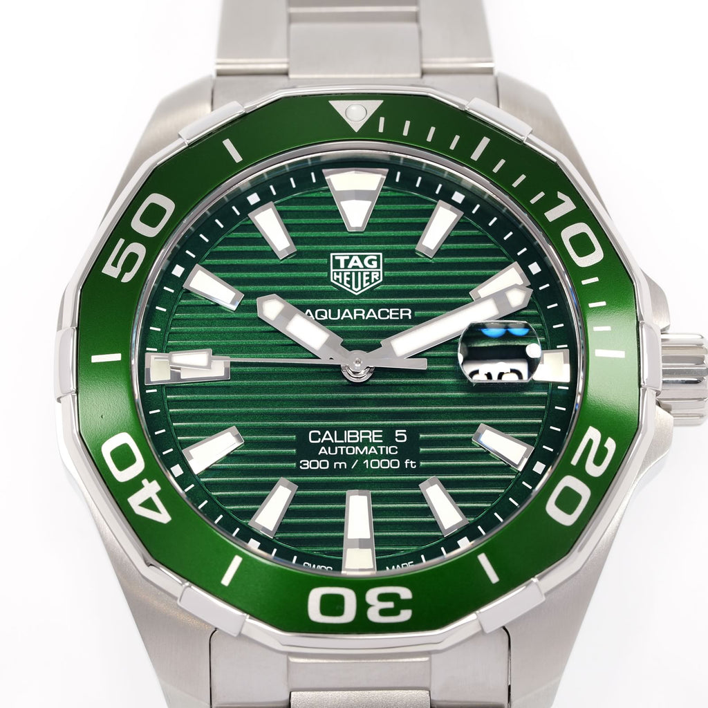 TAG Heuer Aquaracer WAY201S Green Teaked Sunburst Dial close up