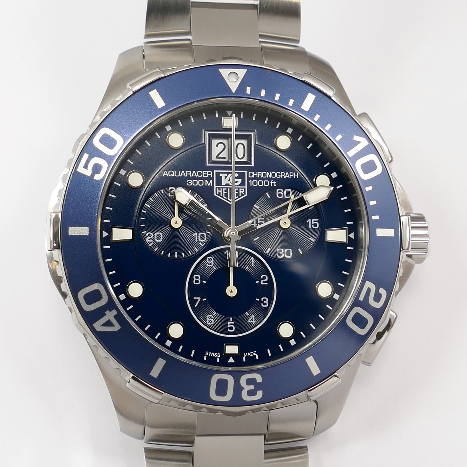 TAG Heuer Aquaracer 300M Chronograph CAN1011 Blue dial close up