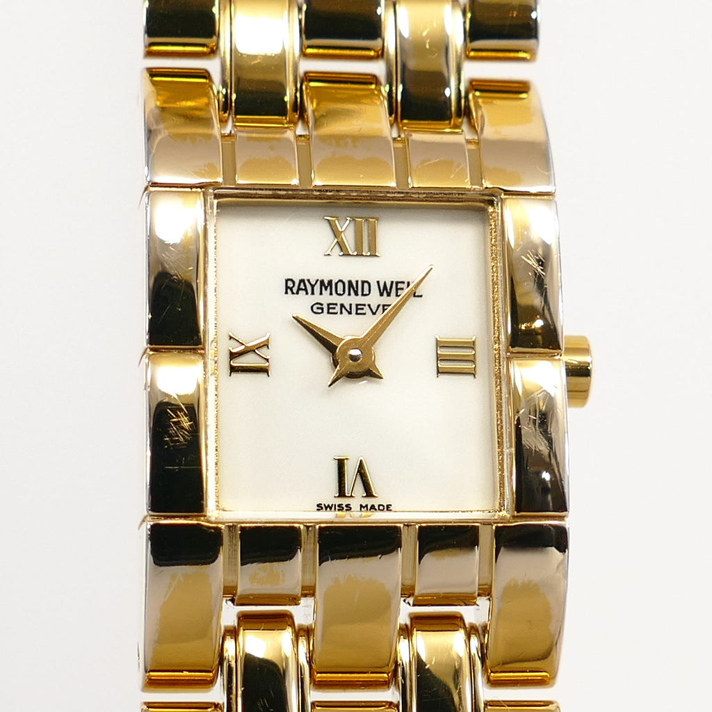 Raymond Weil Tema 5886 White Dial close up with Roman Numerals
