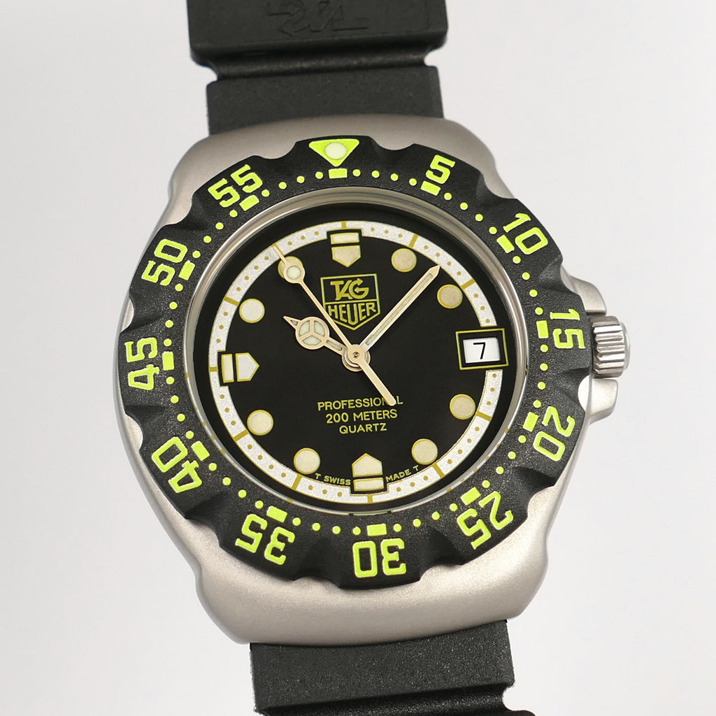 TAG Heuer 376.513 Black F1 dial close up