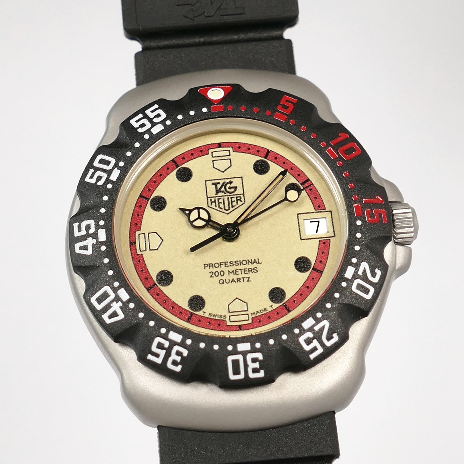 TAG Heuer Formula 1 371.513 dial close up