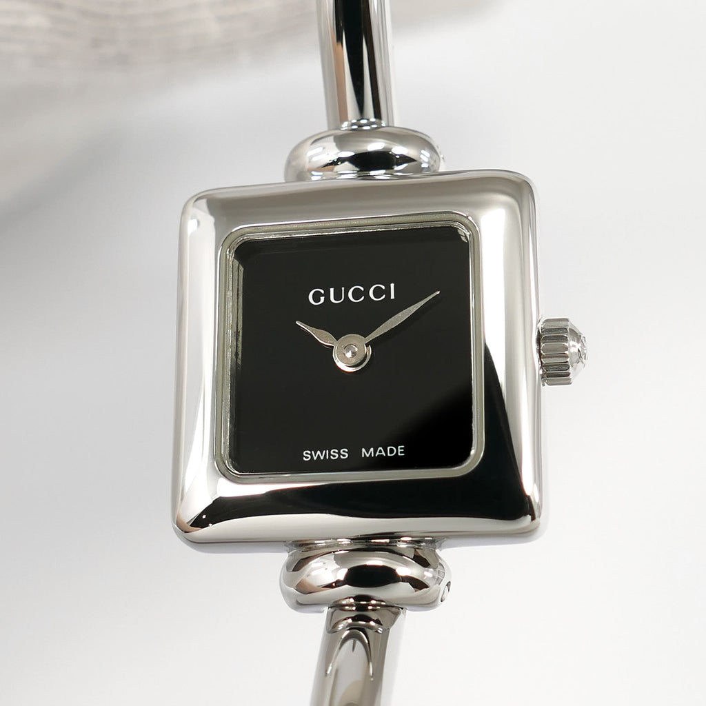 Gucci 1900L Black Dial close up