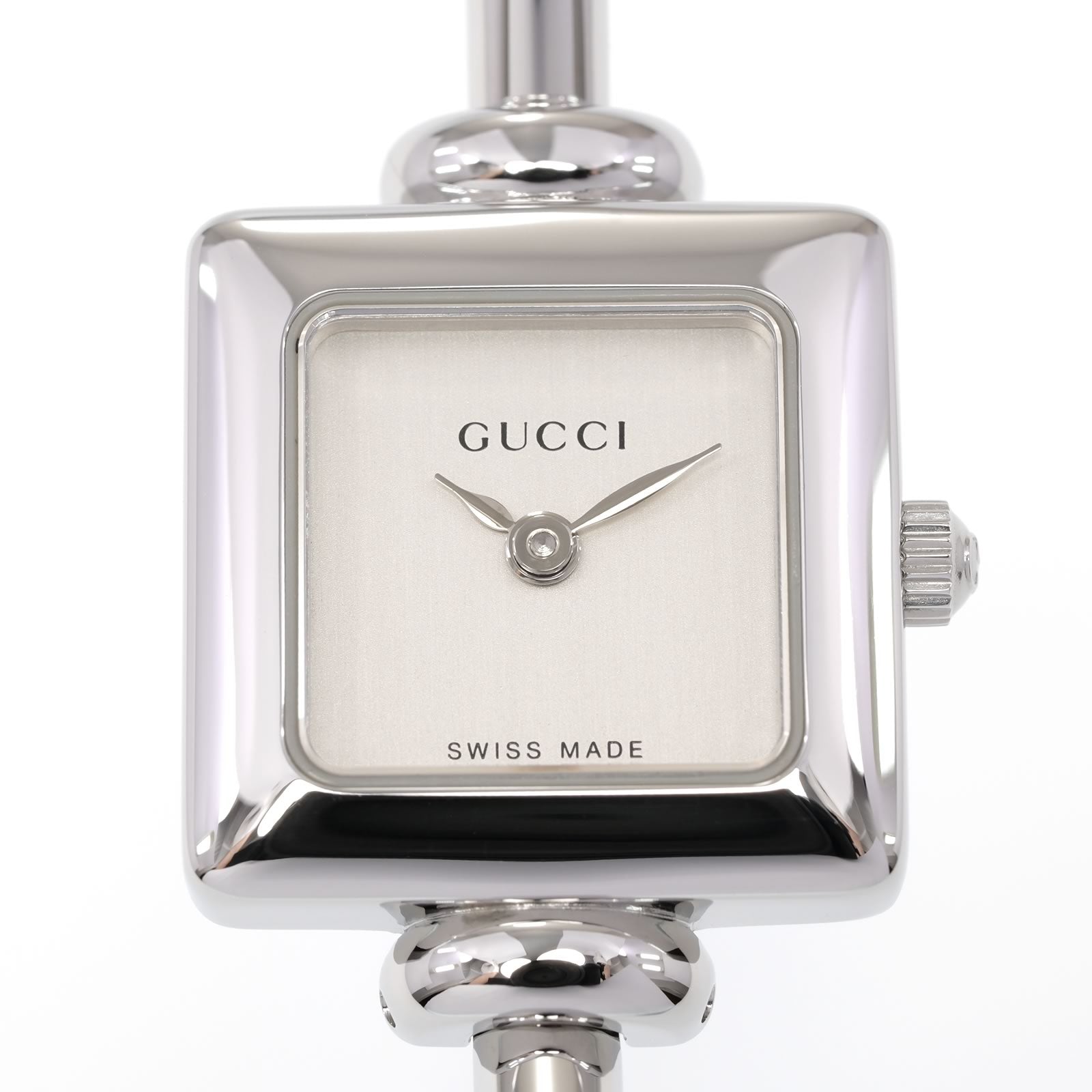 Gucci 1900L Silver Square Brushed Dial close up