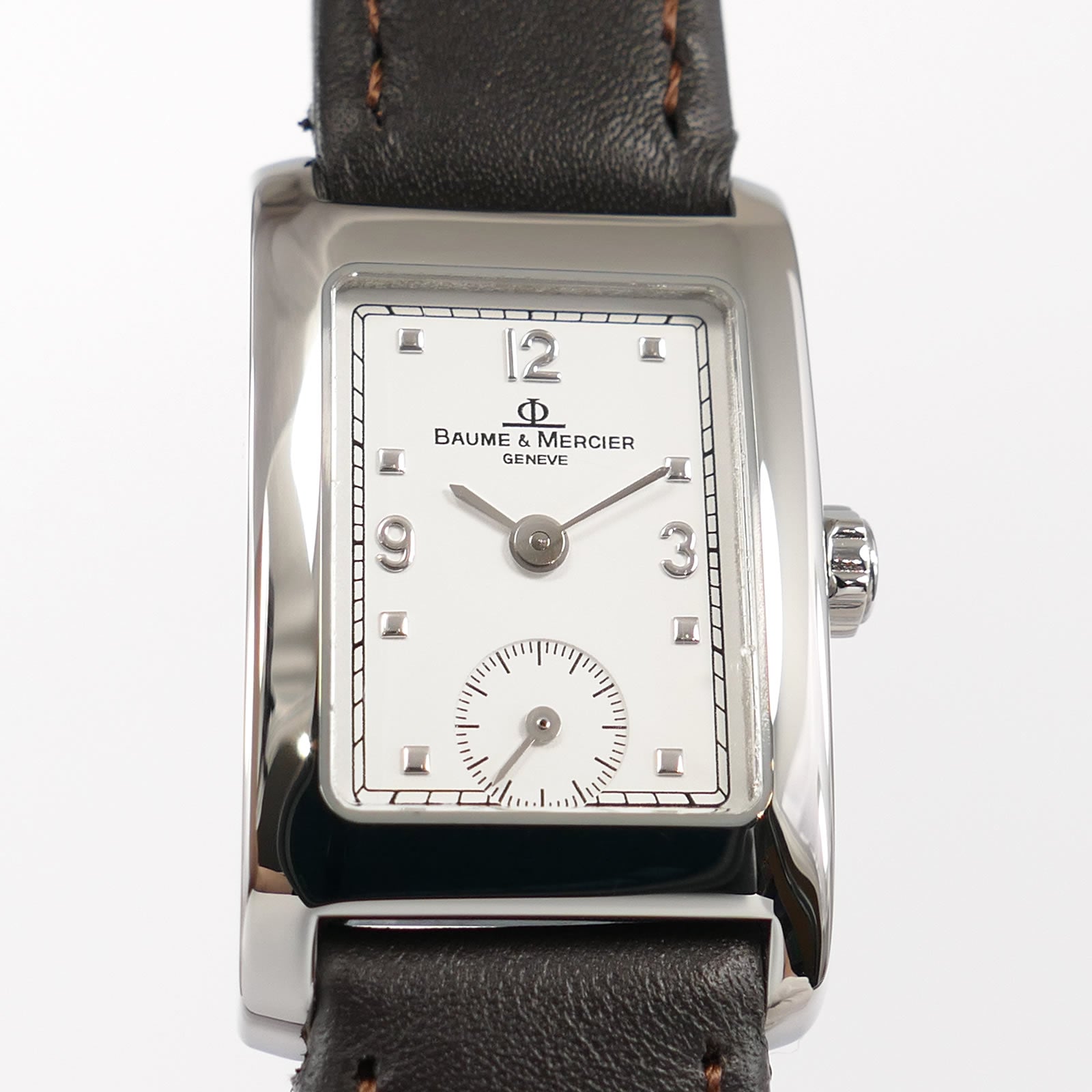 Baume & Mercier Hampton MV045139 White Rectangular Dial close up