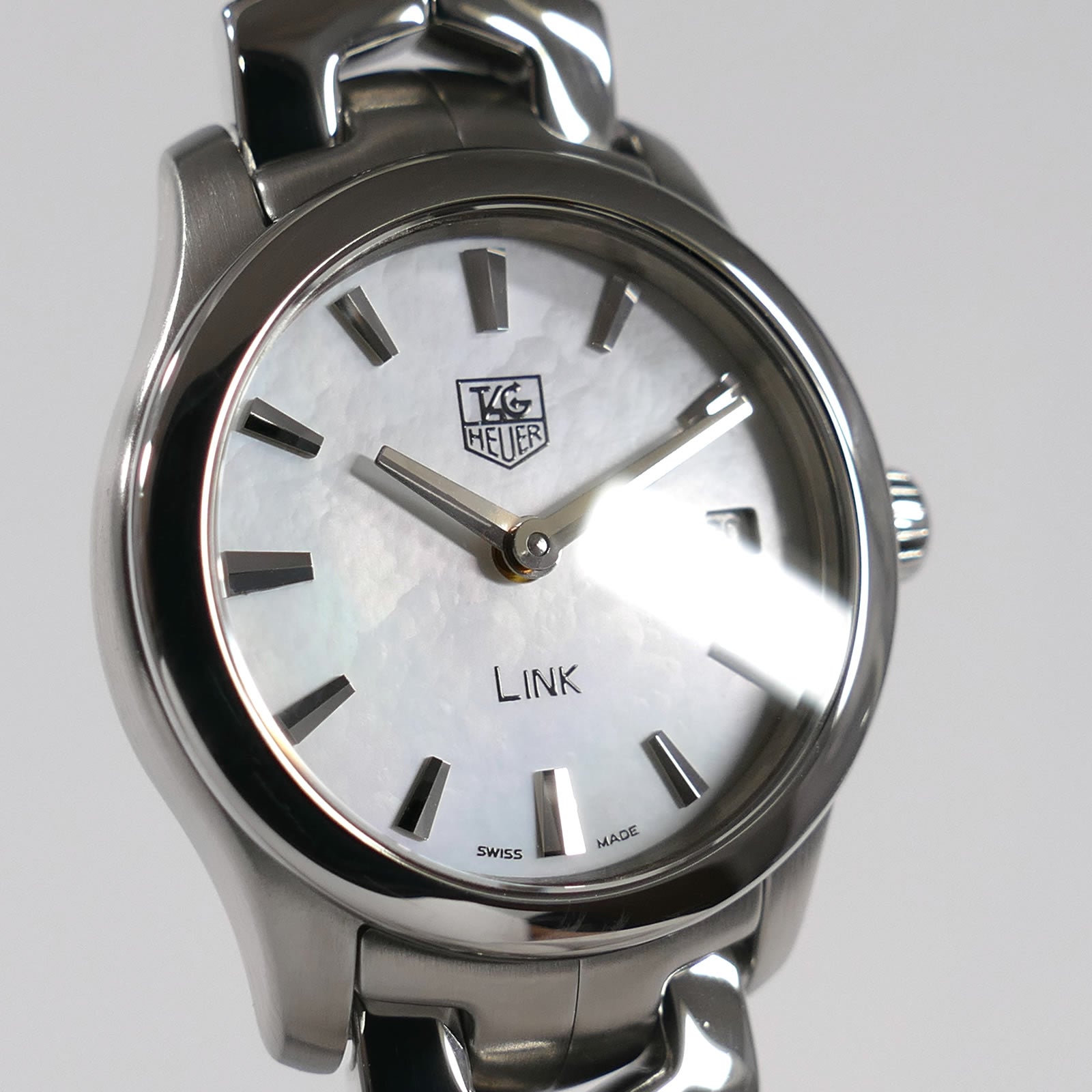 TAG Heuer Link WJF1410 White Mother of Pearl iridescent dial close up