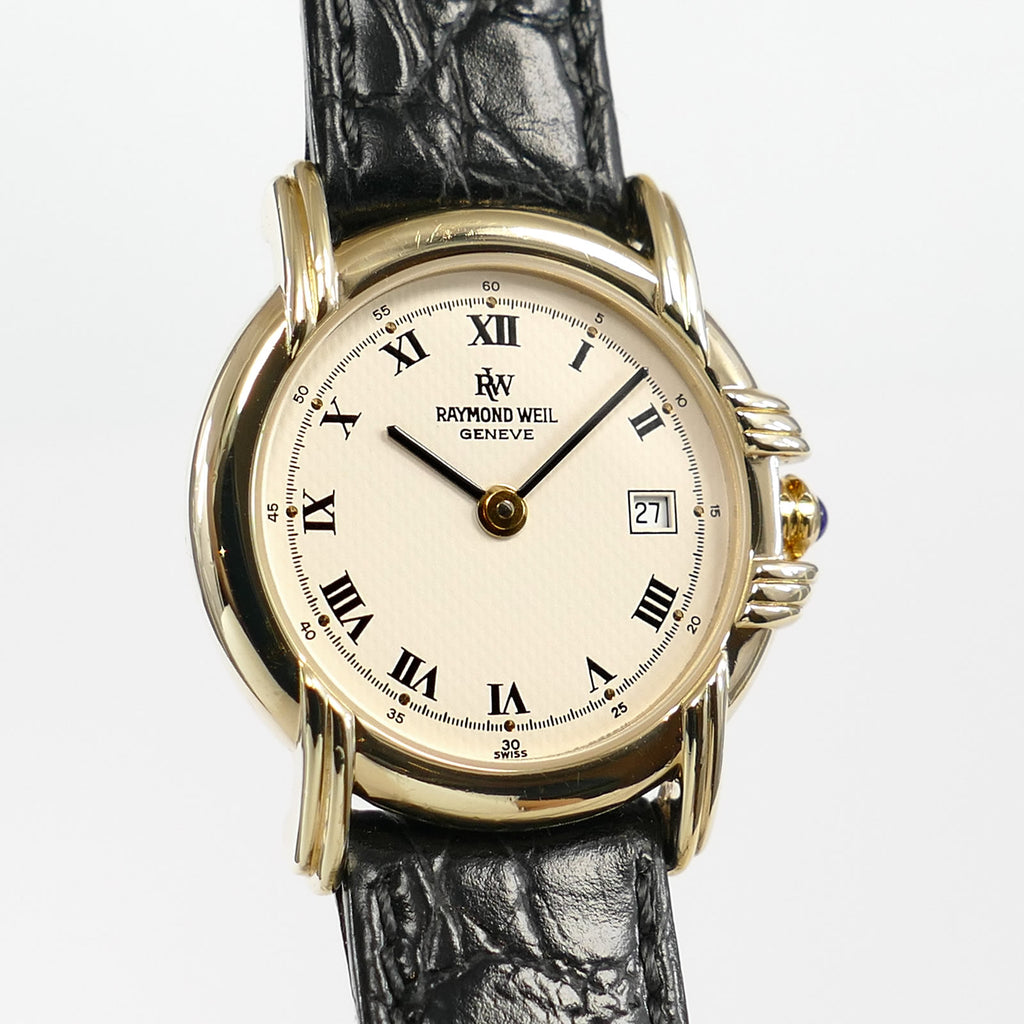 Raymond Weil Vintage 9955 Cream guilloche dial close up