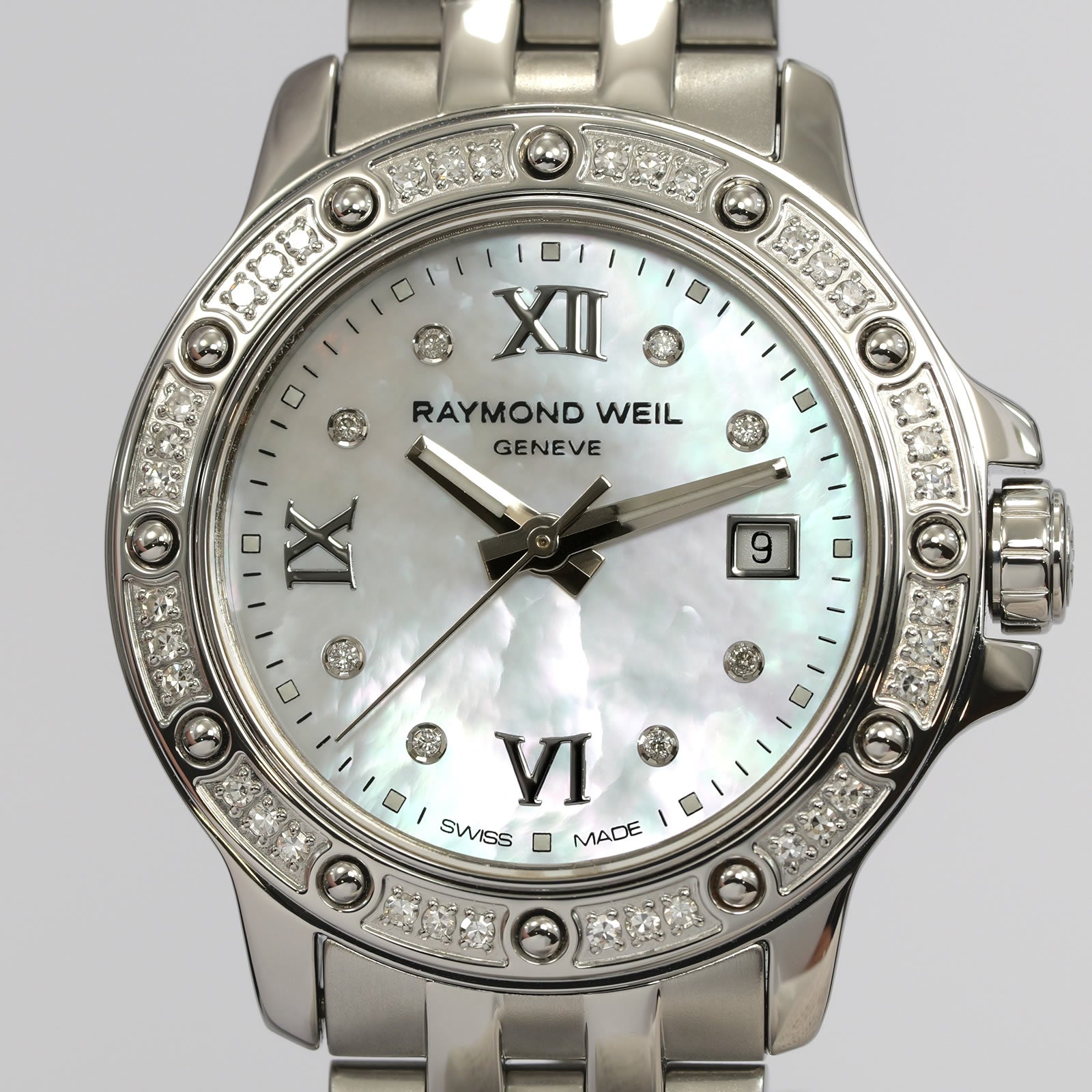 Raymond Weil Tango 5399 White Mother of Pearl and Diamond close up