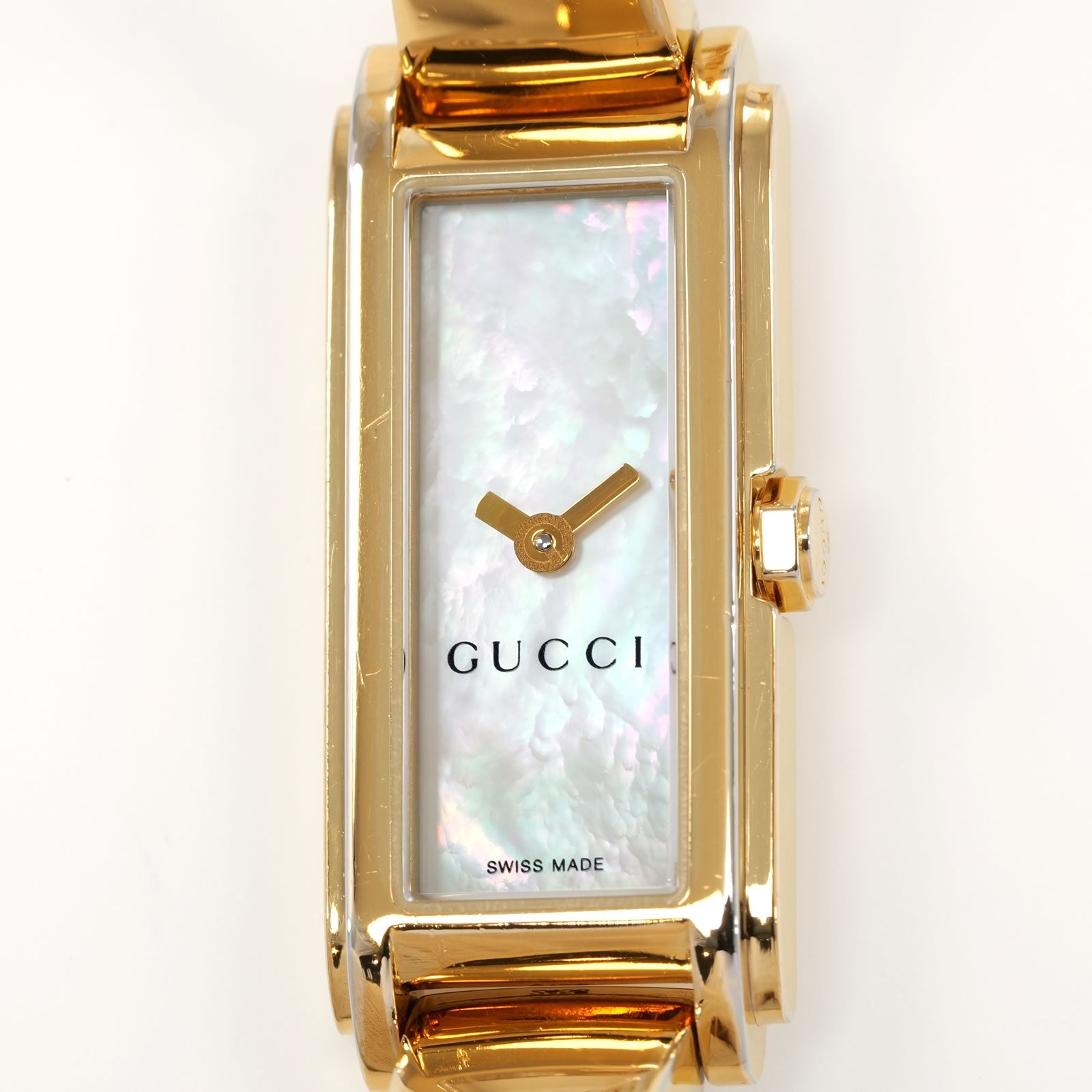 Gucci G-Line 109 White Mother of Pearl Dial close up