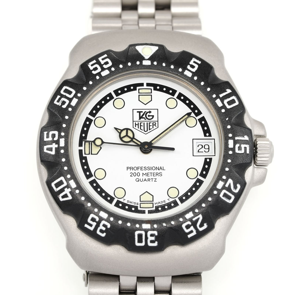 TAG Heuer Formula 1 WA1218 White and Black dial close up