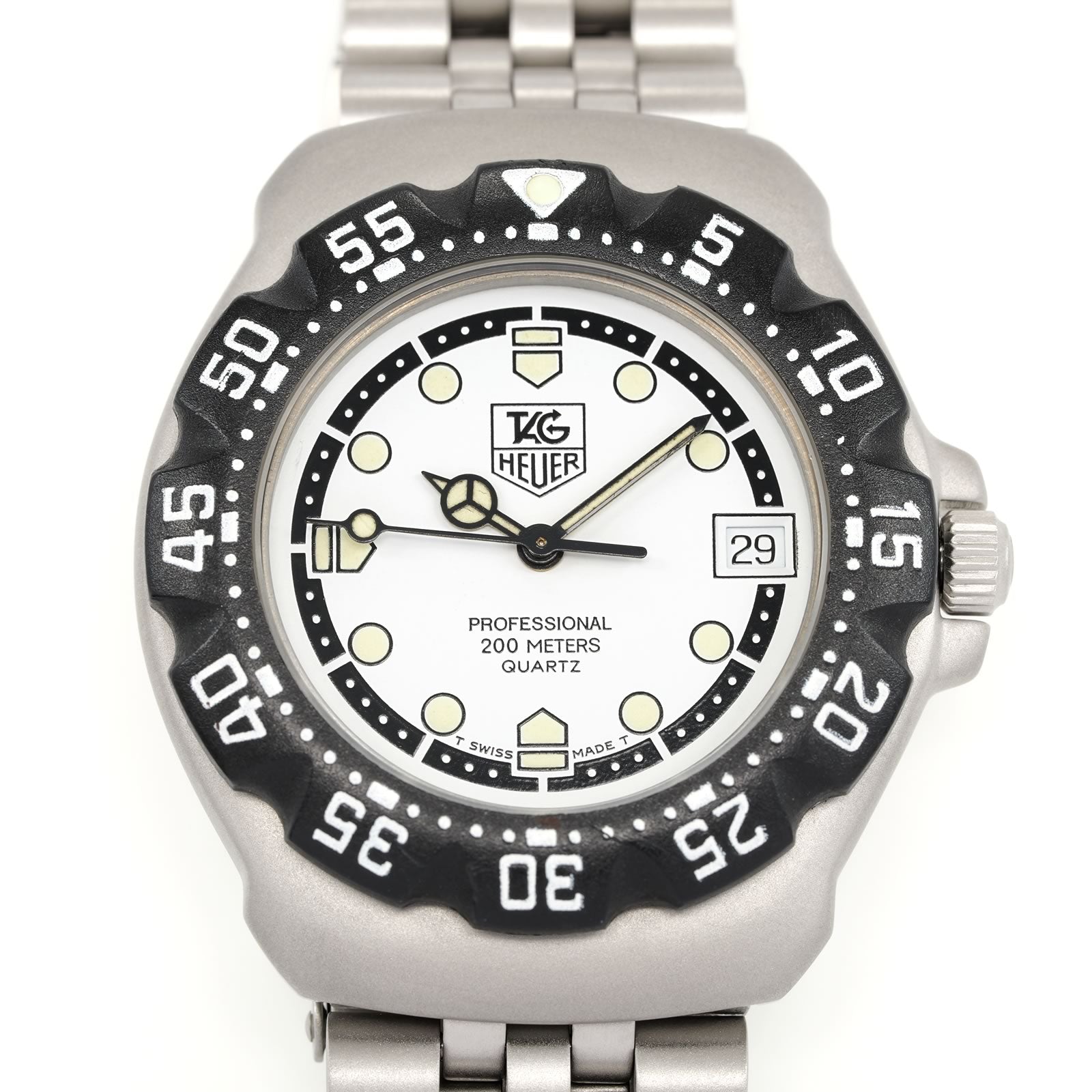 TAG Heuer Formula 1 WA1218 White and Black dial close up