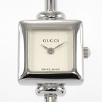 Gucci 1900L Silver Dial close up