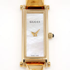 Gucci 1500L Iridescent White Mother of Pearl rectangular dial close up