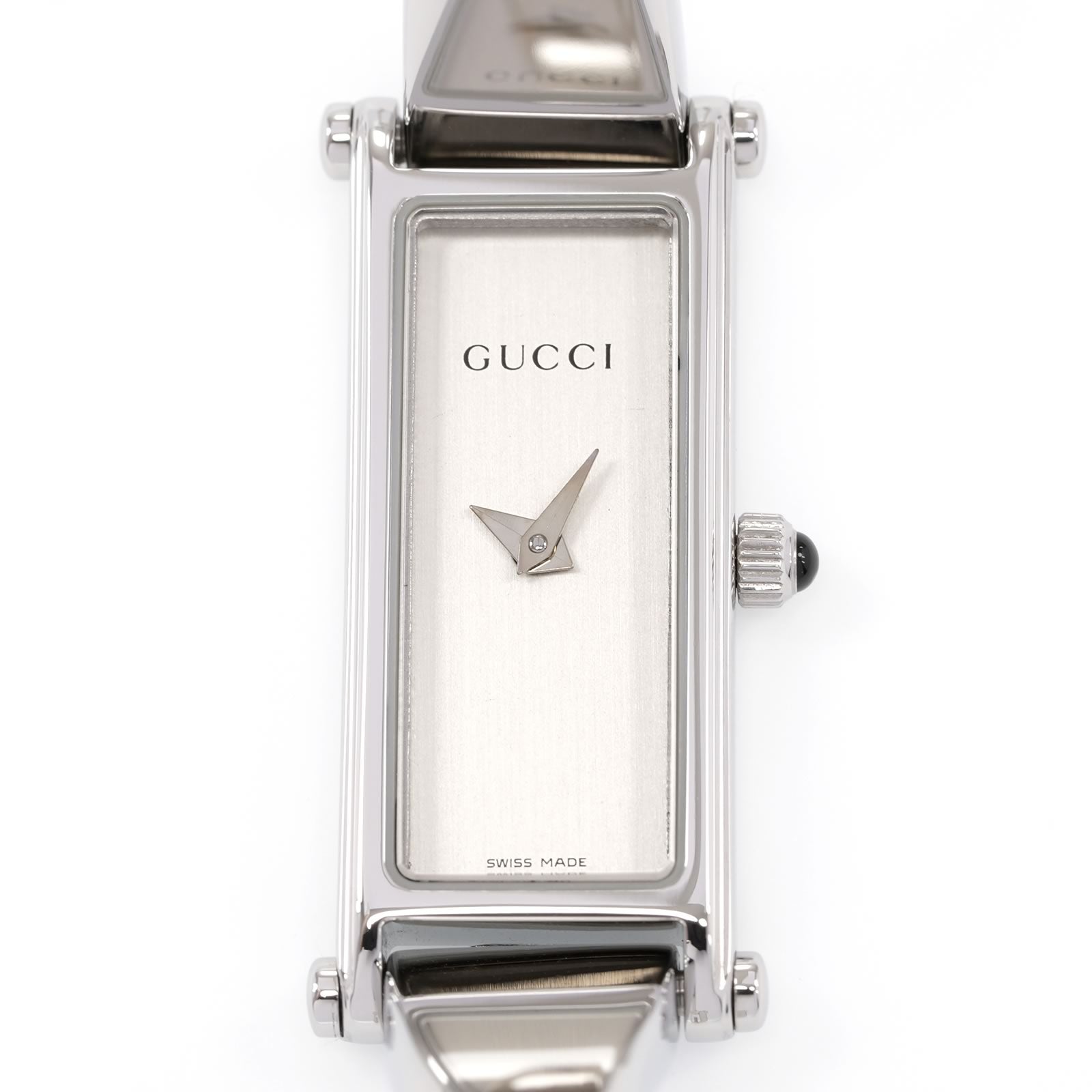 Gucci 1500L Silver Rectangular Dial close up
