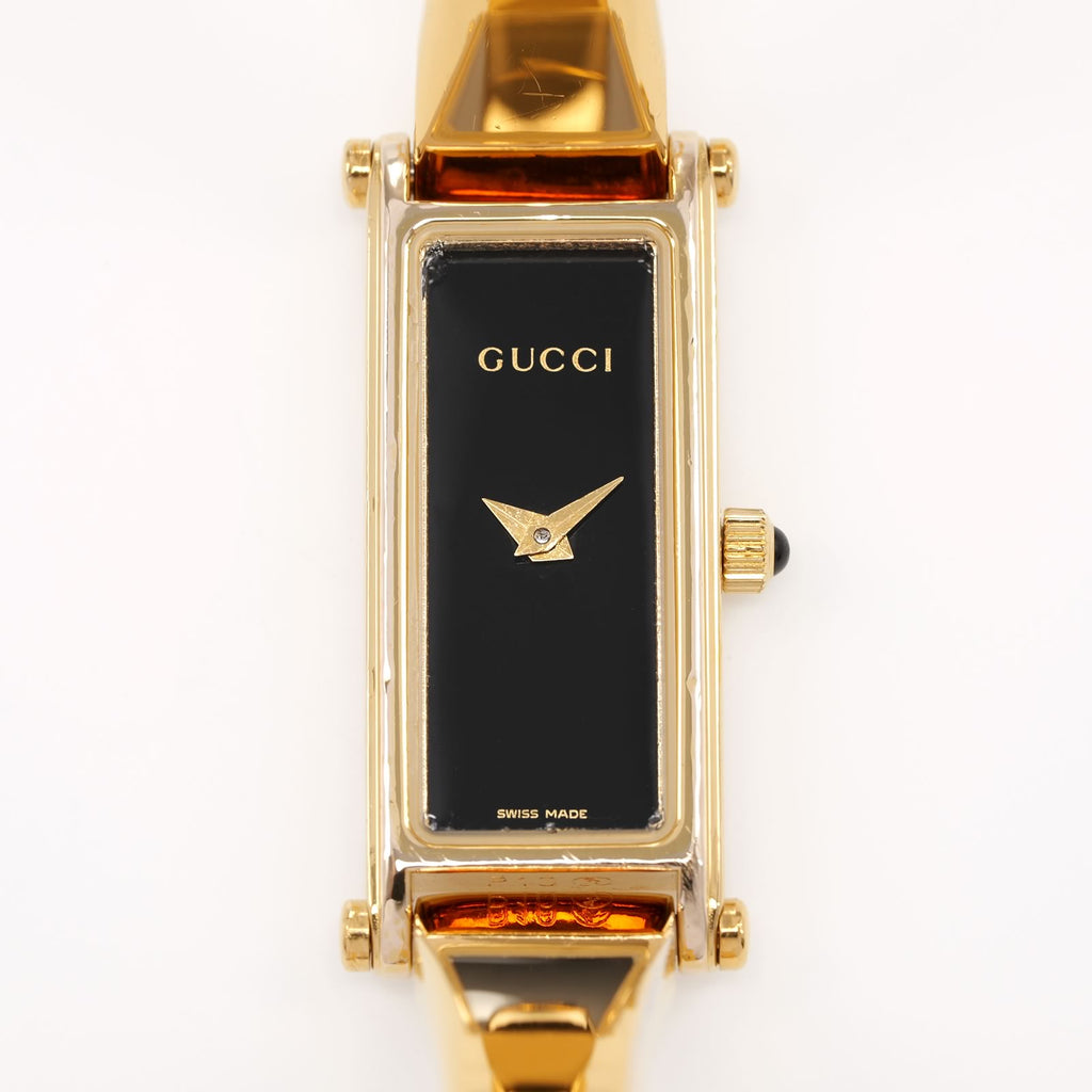 Gucci 1500L Black Dial 18k Gold Plated Rectangular dial close up