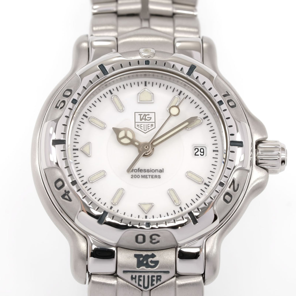 TAG Heuer 6000 WH1311-K1 Pure White Dial close up