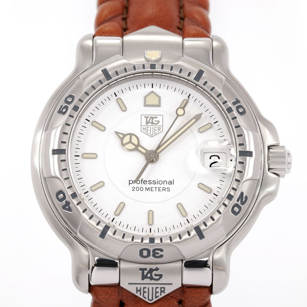 TAG Heuer 6000 WH1111 Pure White Dial close up