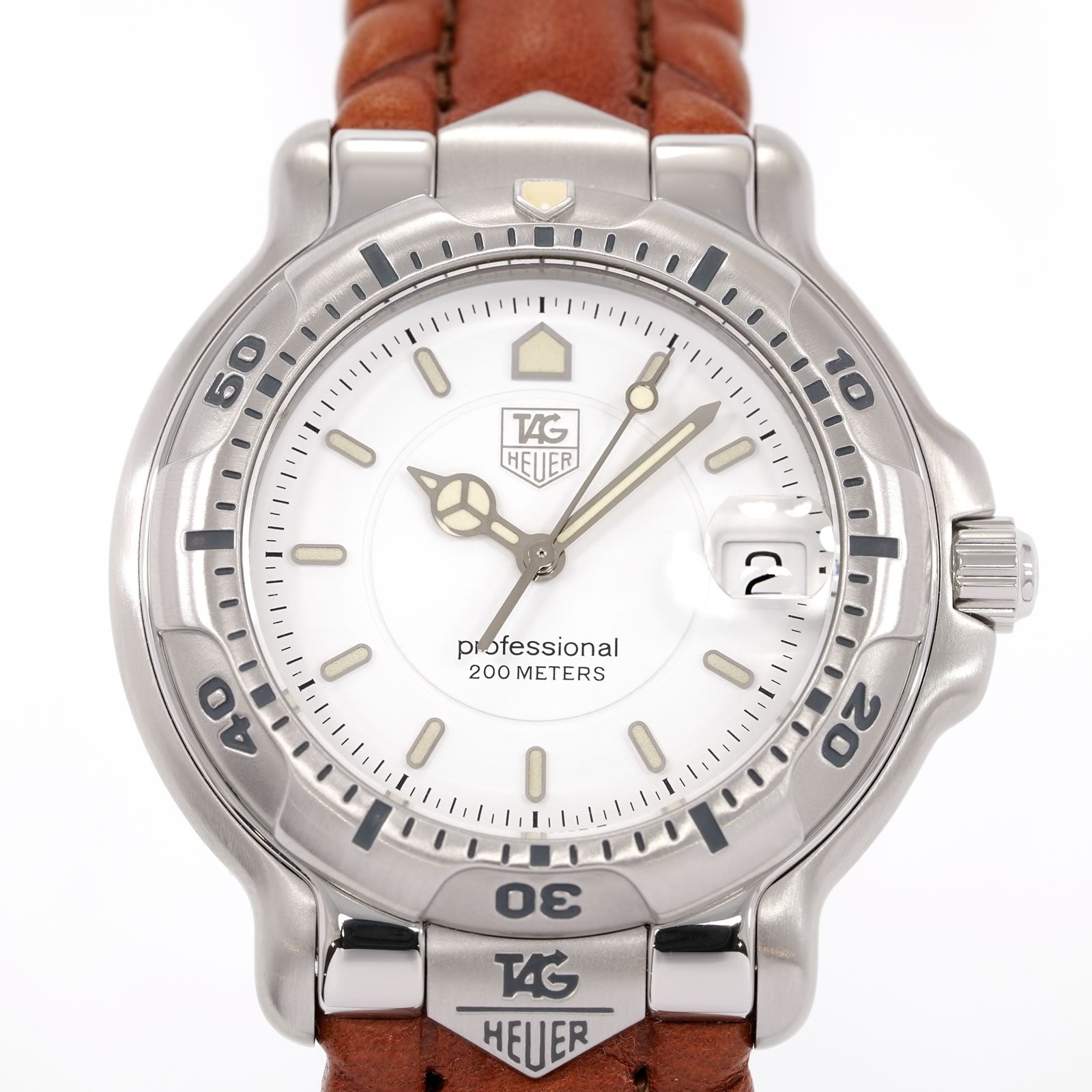 TAG Heuer 6000 WH1111 Pure White Dial close up