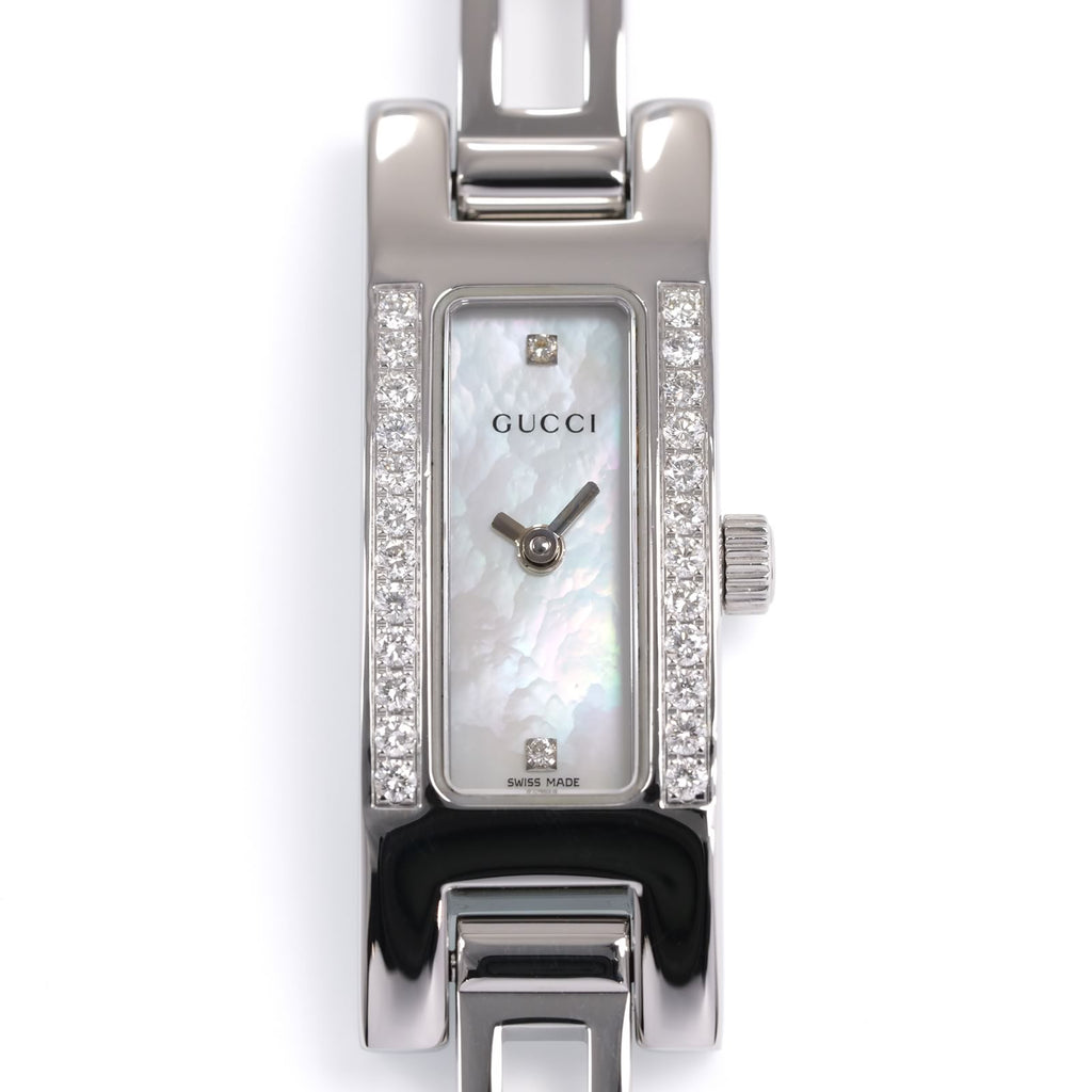 Gucci 3900L White Iridescent Mother of Pearl Rectangular dial close up