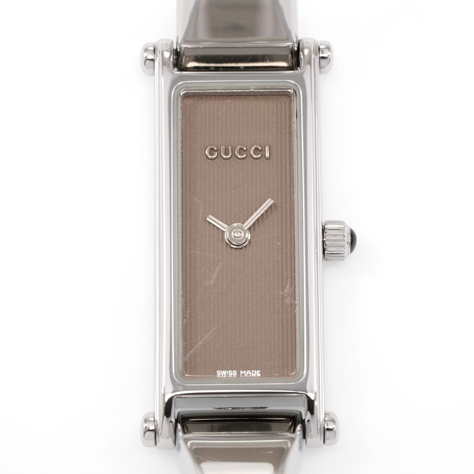 Gucci 1500L Rectangular Vertical Line Dial close up