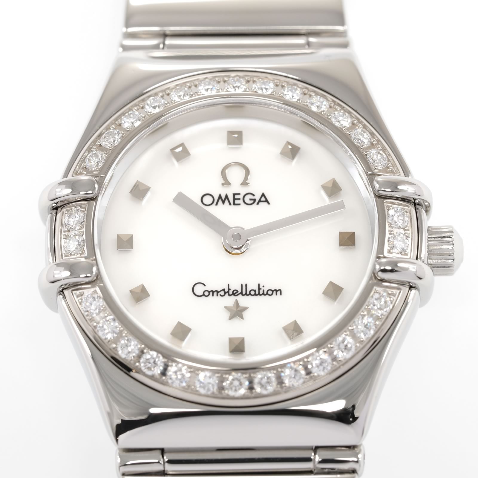 Omega Constellation 1465.71.00 White Mother of Pearl dial close up