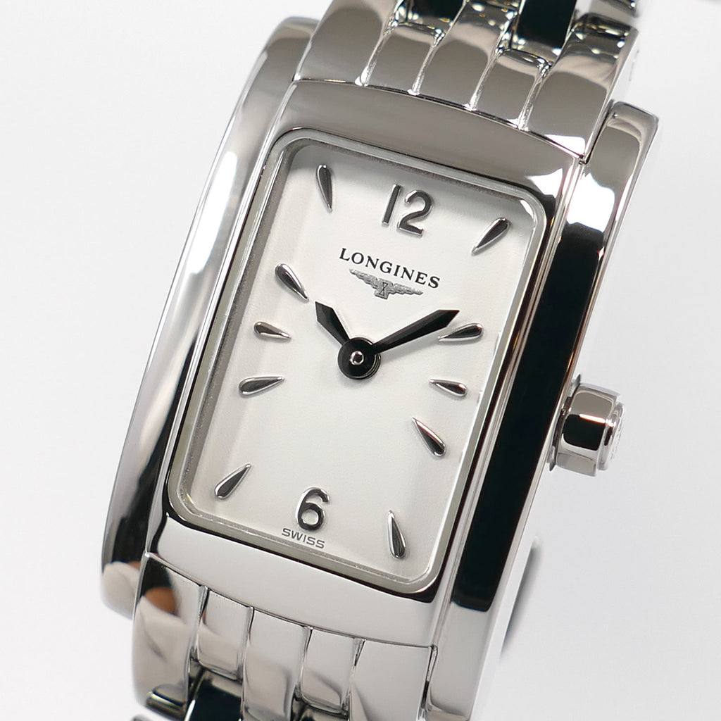 Longines DolceVita L5.158.4 Ladies 16mm White Dial close up