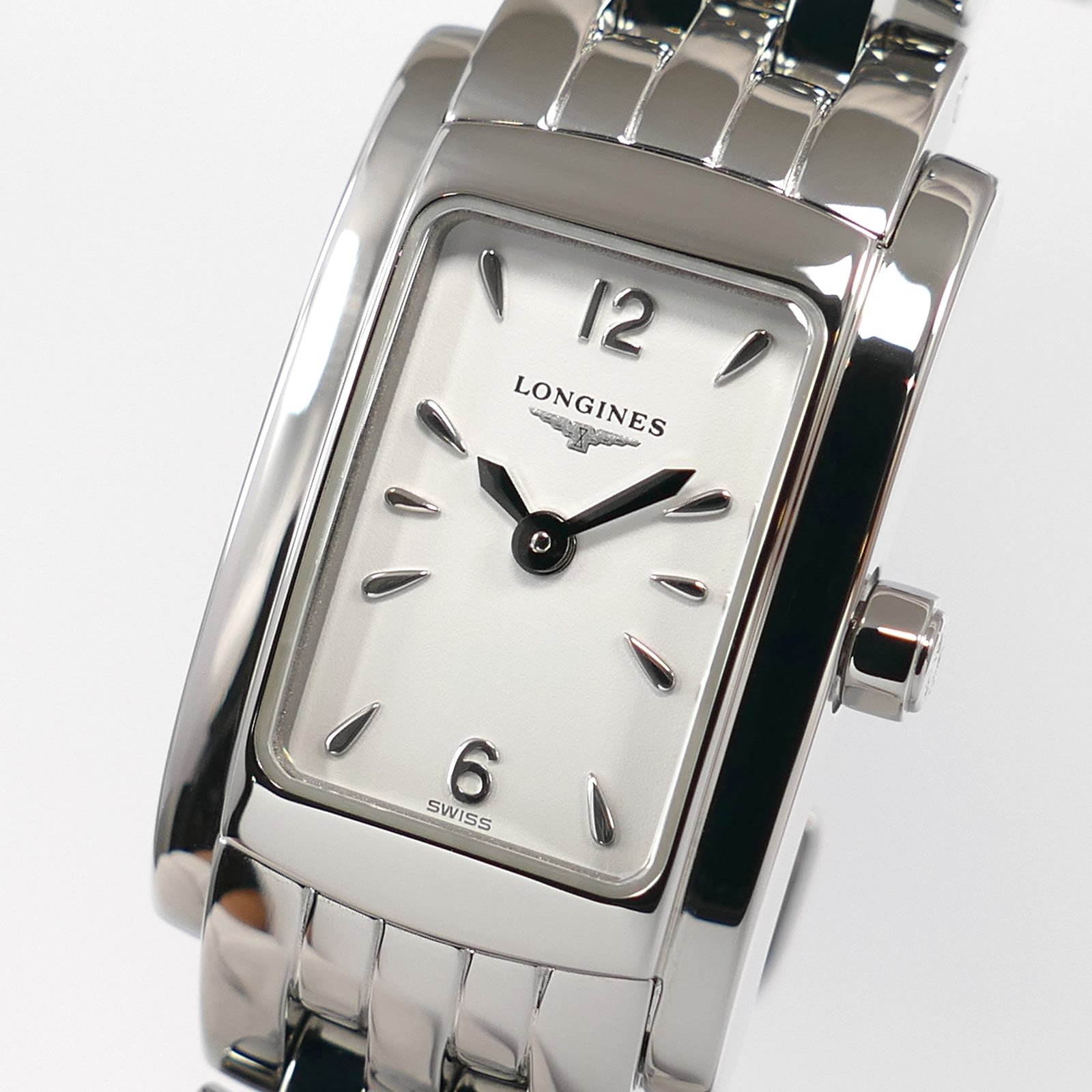 Longines DolceVita L5.158.4 Ladies 16mm White Dial close up