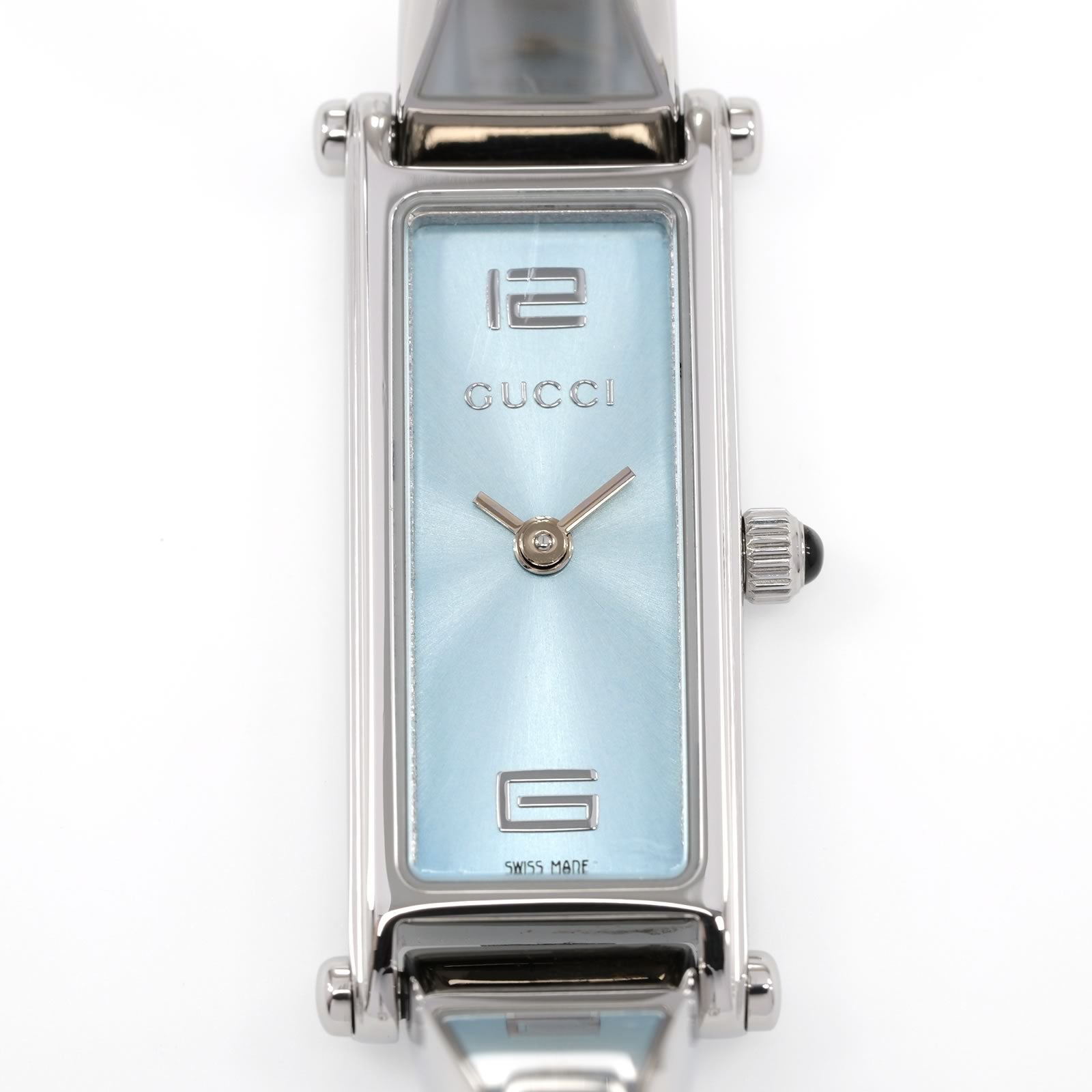 Gucci 1500L Blue sunburst rectangular dial close up