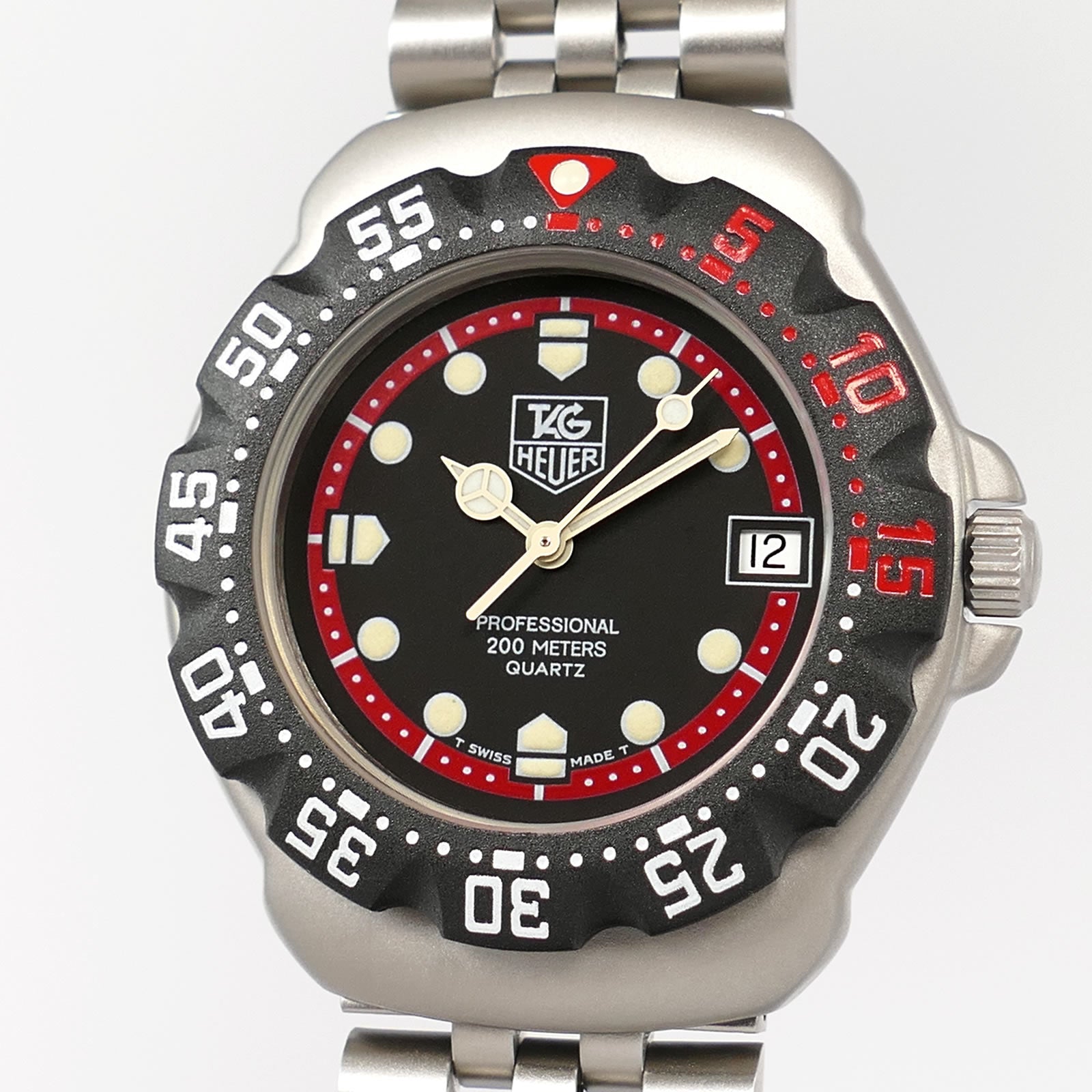 TAG Heuer Formula 1 374.513 dial close up