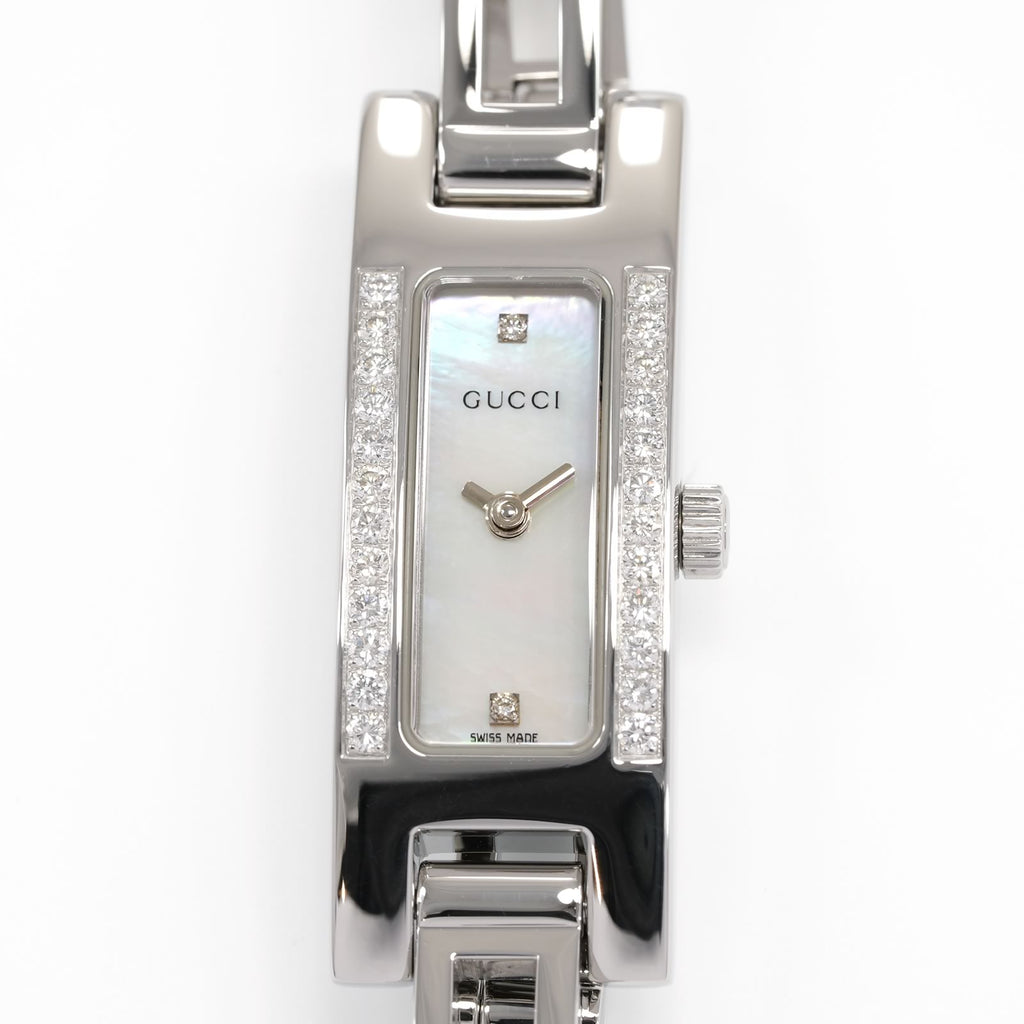 Gucci 3900L White Mother of Pearl Dial close up with 2 diamonds