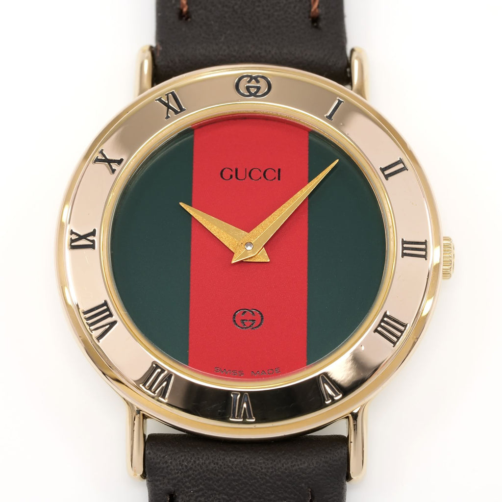 Gucci 3000L Red & Green Dial close up