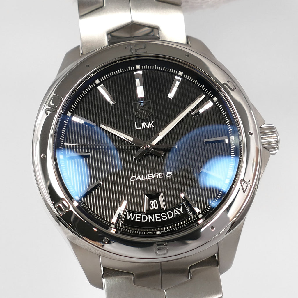 TAG Heuer Link WAT2010-0 pinstripe dial detail