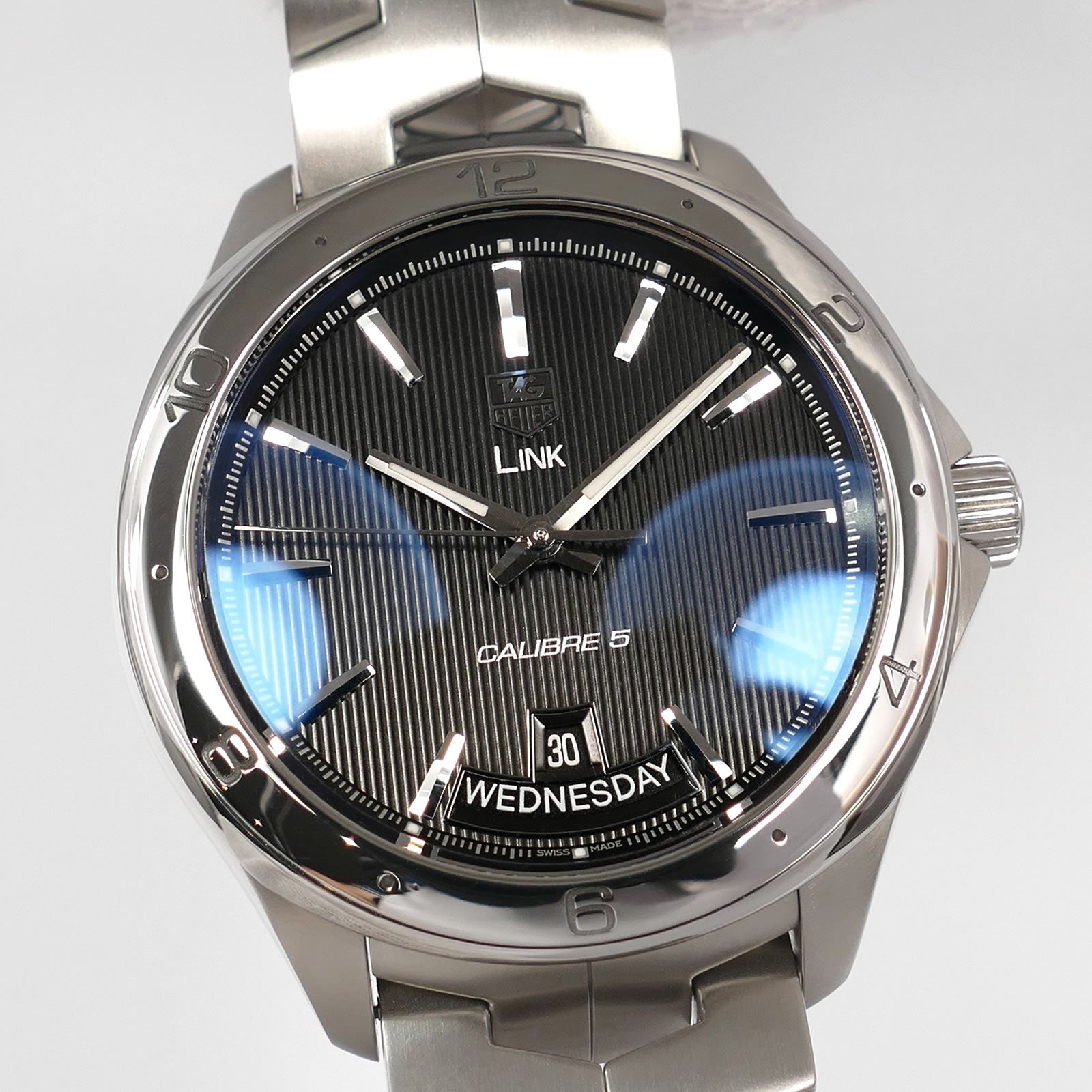 TAG Heuer Link WAT2010-0 pinstripe dial detail