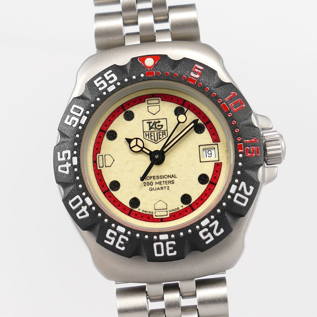 TAG Heuer Formula 1 371.508 Luminous Dial close up with new bezel