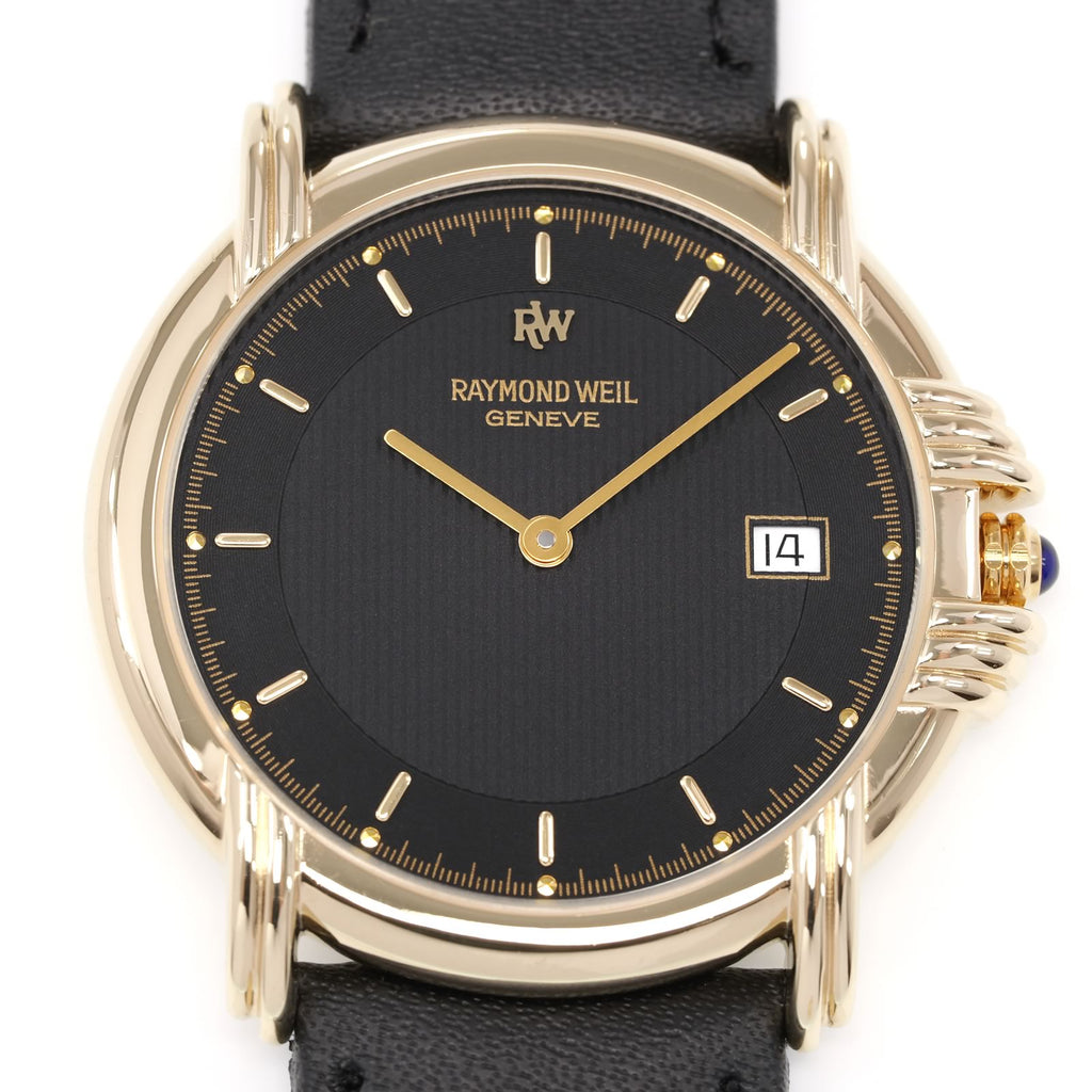 Raymond Weil Geneve 9155 Black Dial with vertical line pattern close up